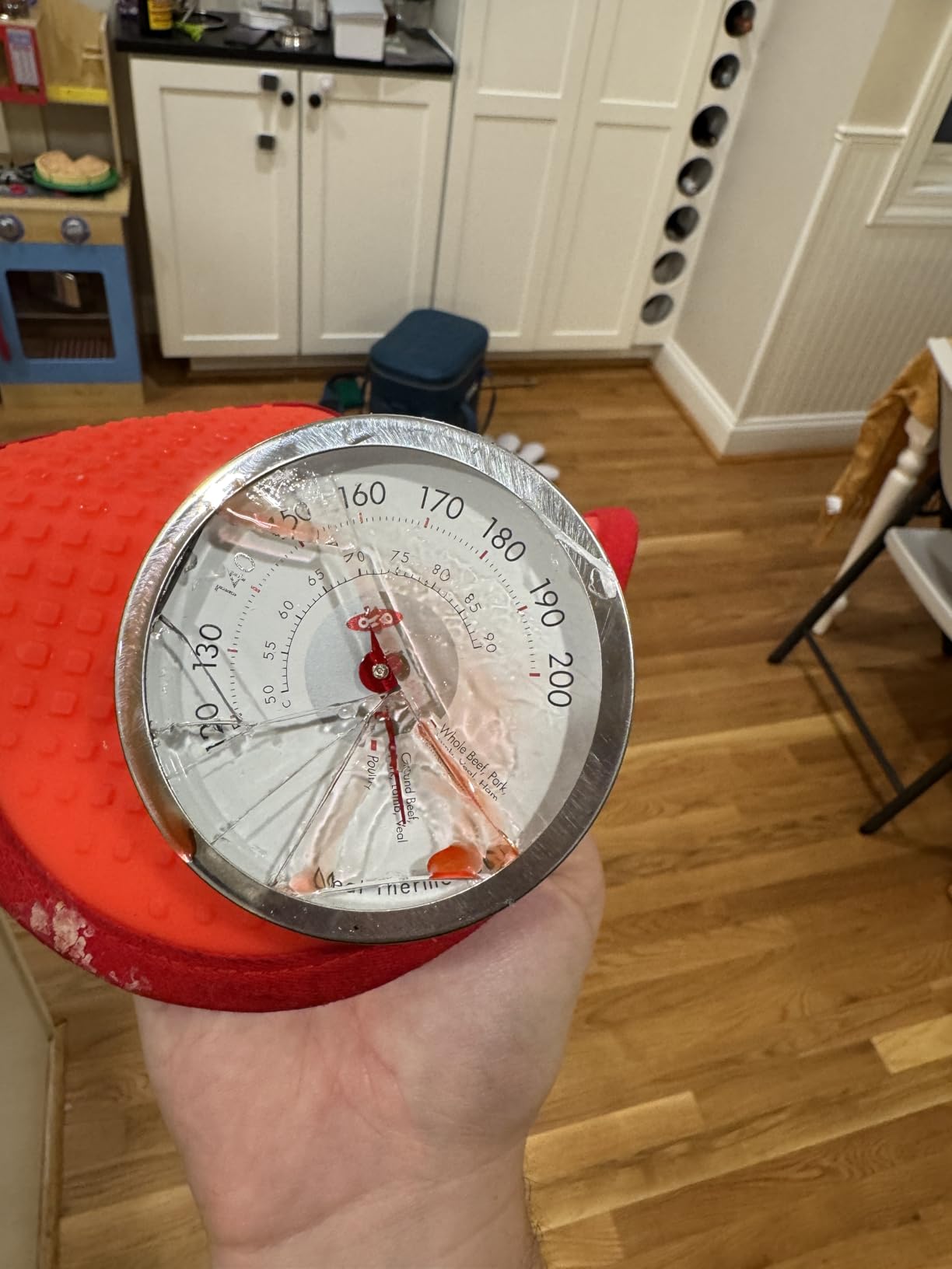OXO Good Grips Chef's Precision Analog Leave-In Meat Thermometer | Monitors Roasts in the Oven, Doneness Guide, Ideal for Meat and Poultry, Measures Celsius & Fahrenheit customer photo 2