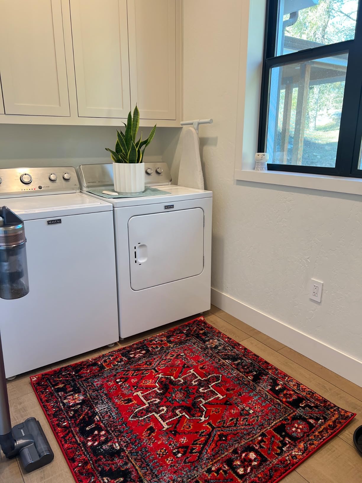 SAFAVIEH Area Rug 8x10 - Vintage Hamadan Collection - Large - Red & Multi, Traditional Persian Design, Non-Shedding & Easy to Clean, Ideal for Living Room, Bedroom, Dining Space (VTH211A) customer photo 2