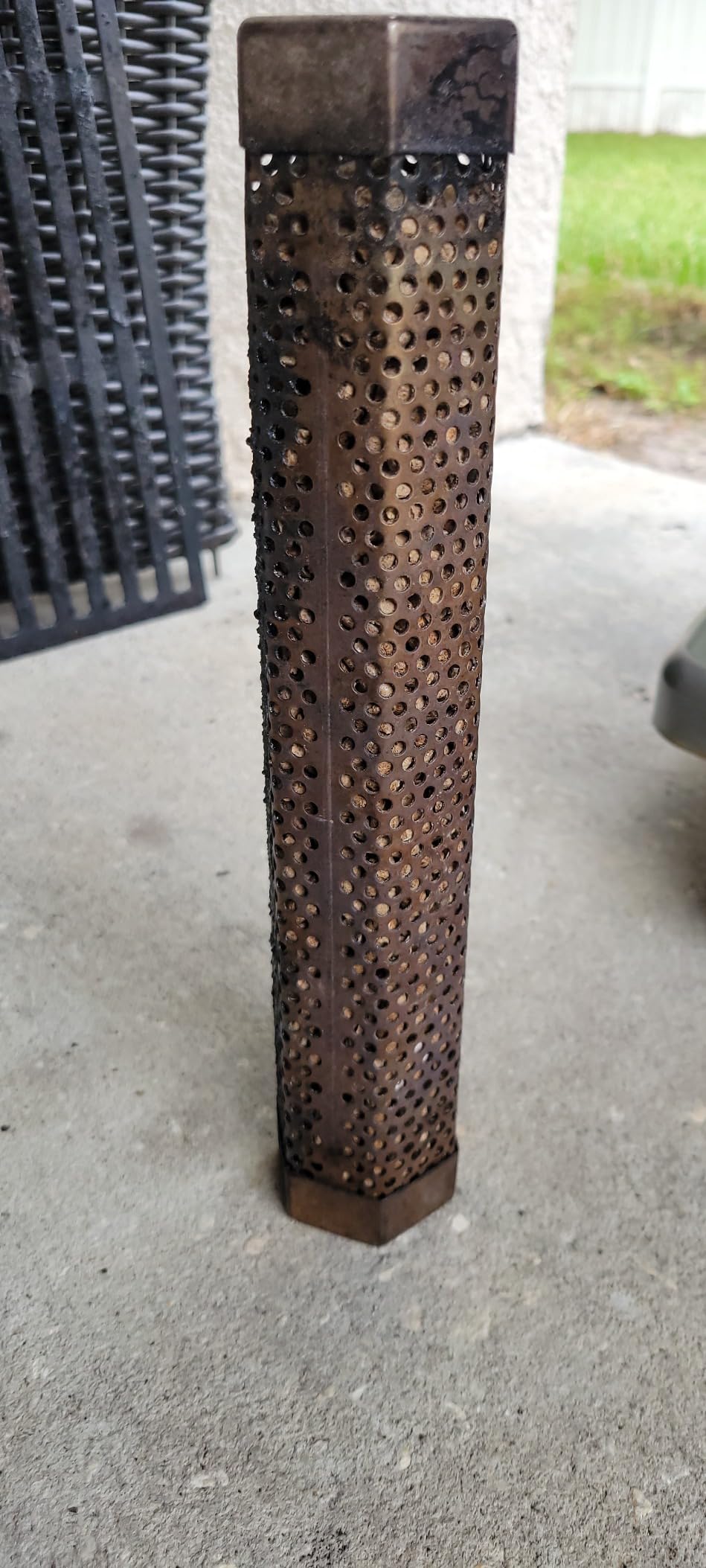 LIZZQ Premium Pellet Smoker Tube 12 inches - 5 Hours of Billowing Smoke customer photo 1