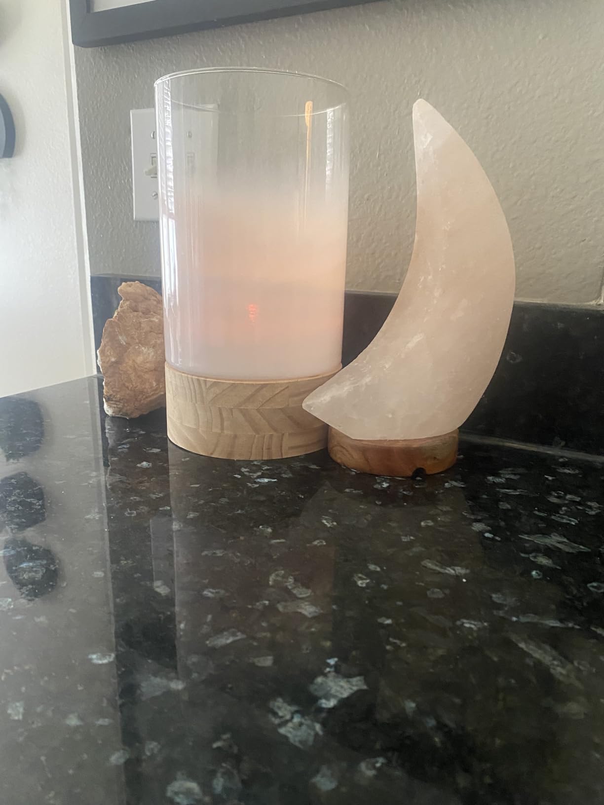 d'aplomb 100% Authentic Natural Himalayan Salt Lamp;Hand Carved Flower Rose customer photo 1