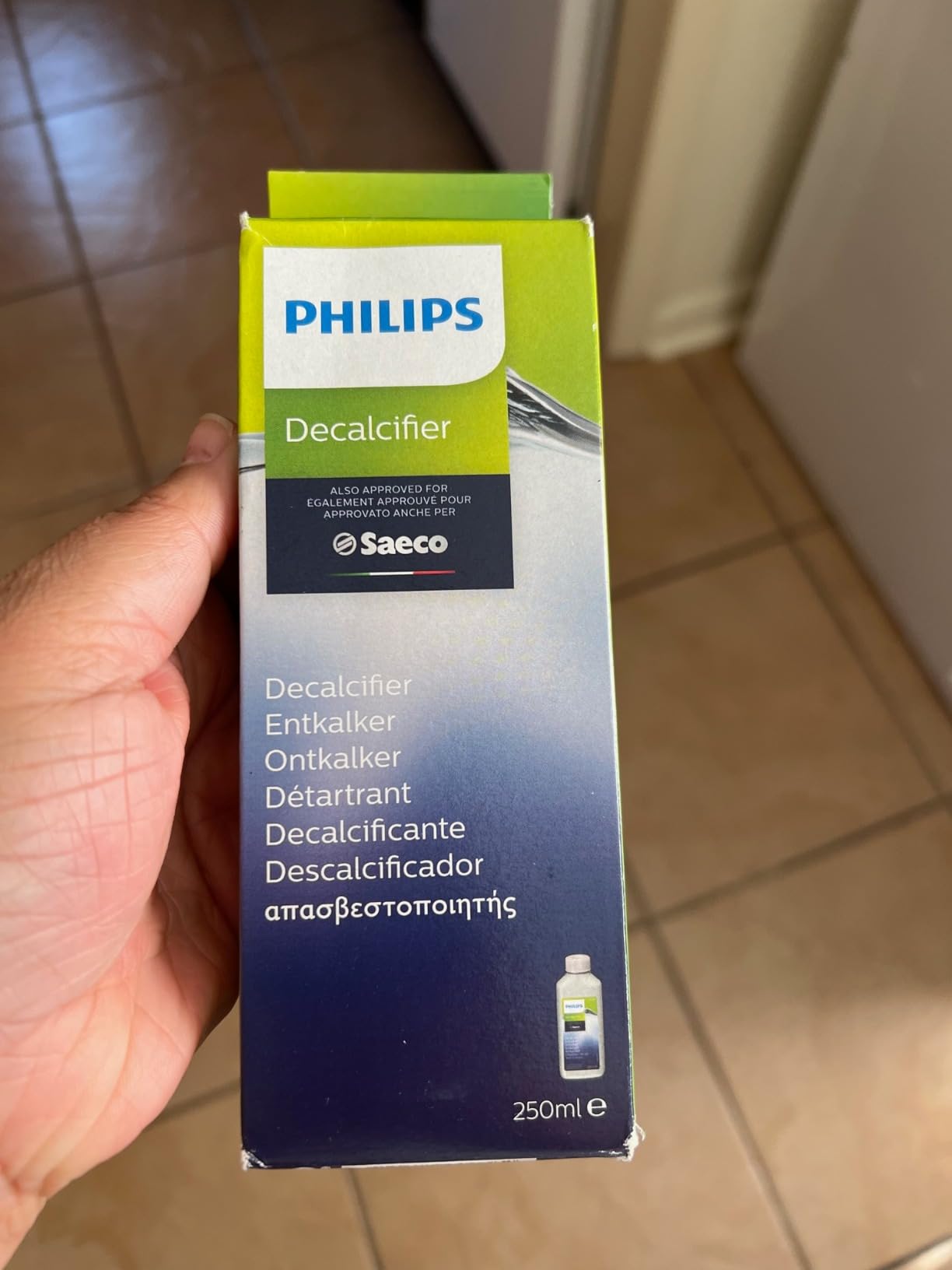 Philips CA6700/22 Universal Liquid Descaler for Philips, Saeco and Other Fully Automatic Coffee Machines Value Pack 2 x 250 ml customer photo 2
