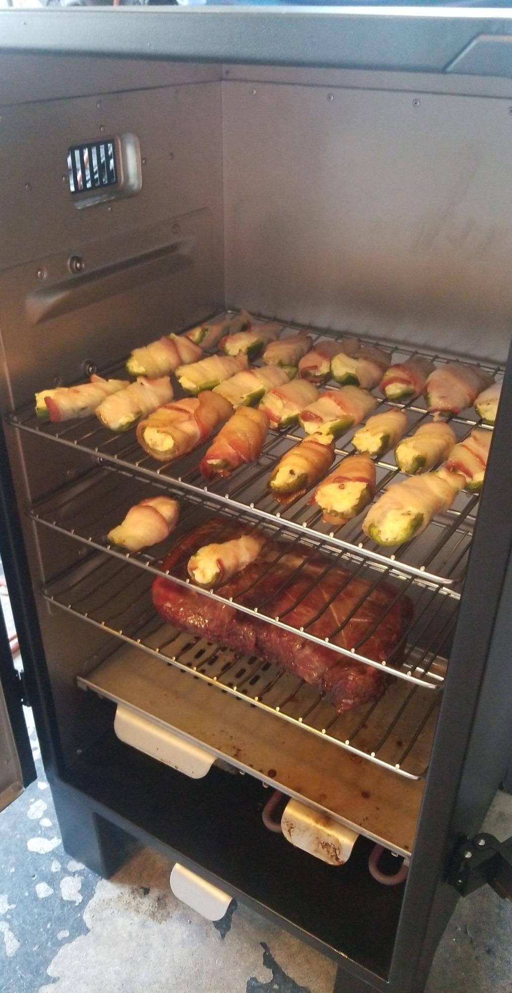 Charbroil Analog Electric Smoker, Black - 18202077 customer photo 2