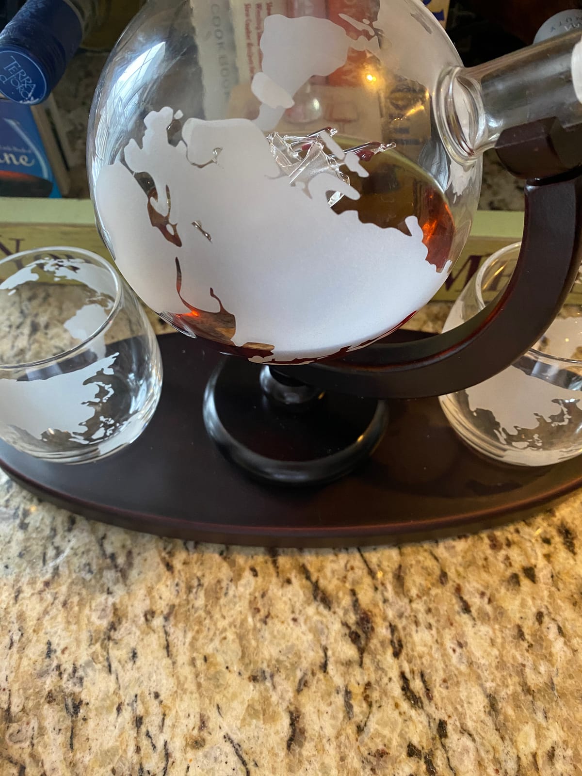Godinger Whiskey Decanter Globe, Scotch Bourbon Vodka, Gifts for Men, 850ml | World Map Liquor Bottle Globe Decanter, Whiskey Scotch Bourbon Vodka Holder, Decor Barware Display, Gifts for Husband & Dad customer photo 1