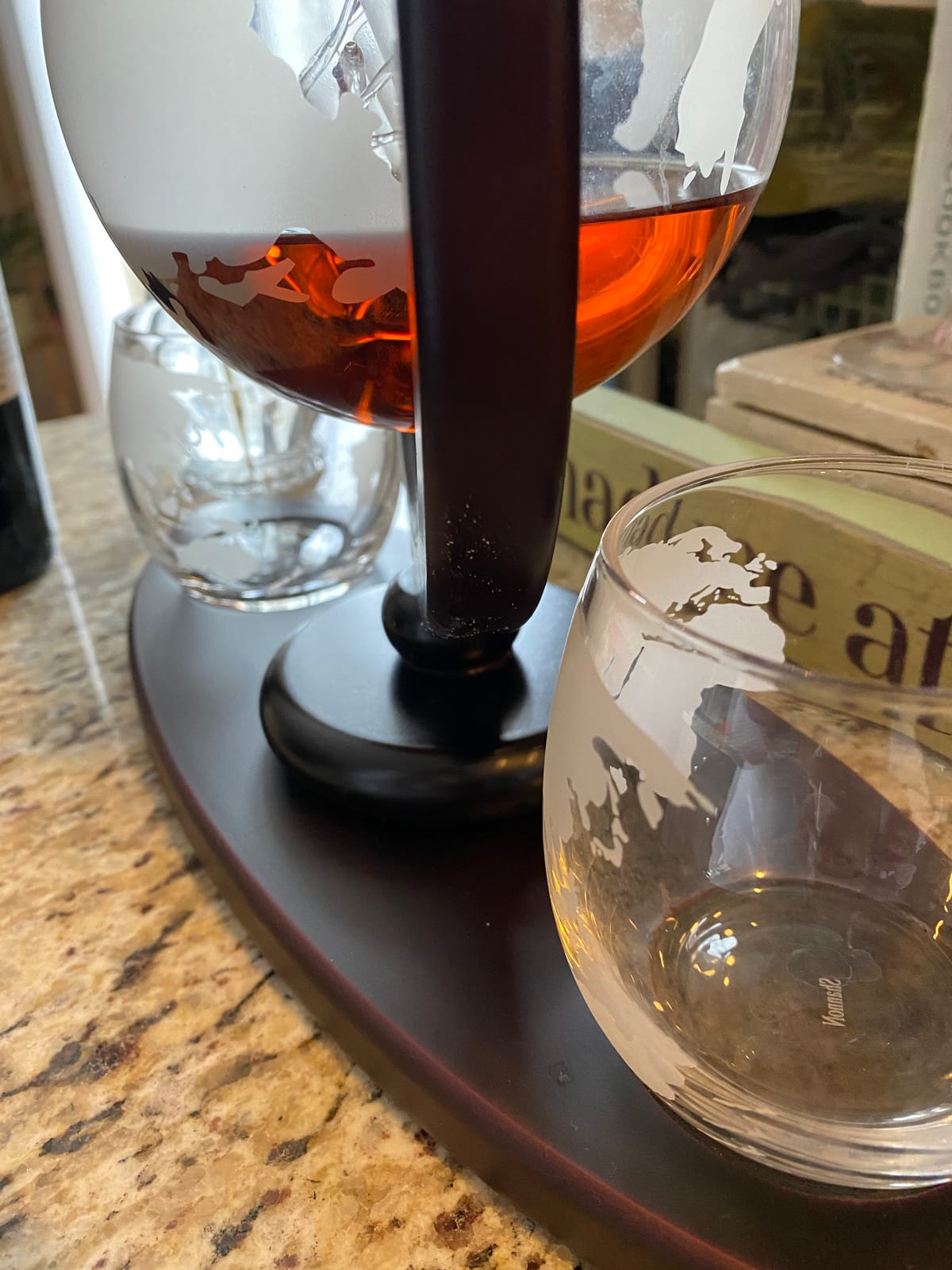 Godinger Whiskey Decanter Globe, Scotch Bourbon Vodka, Gifts for Men, 850ml | World Map Liquor Bottle Globe Decanter, Whiskey Scotch Bourbon Vodka Holder, Decor Barware Display, Gifts for Husband & Dad customer photo 2