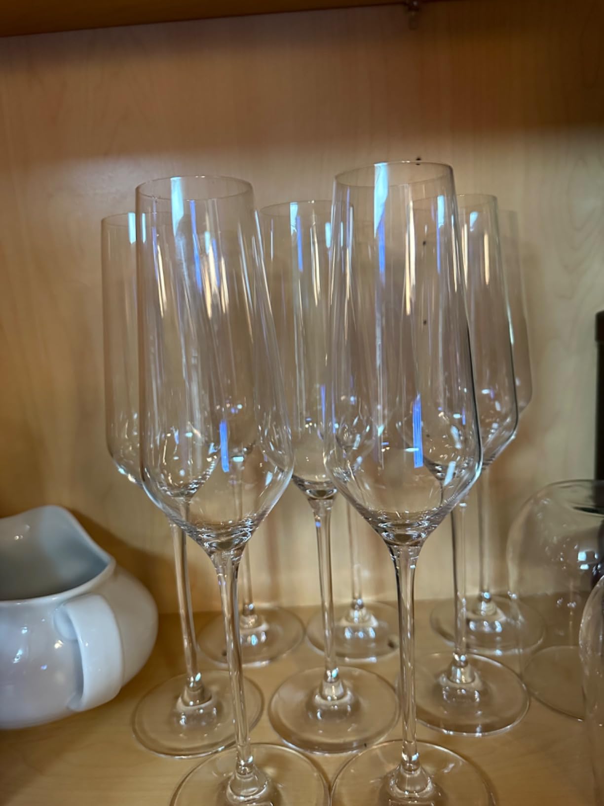 JoyJolt Champagne Glasses Layla Collection, Set of 4 – 6.7 oz Elegant Crystal Stemmed Champagne Flutes for Prosecco, Sparkling Wine, Mimosas, Cocktails, Weddings, Anniversaries, Parties customer photo 1