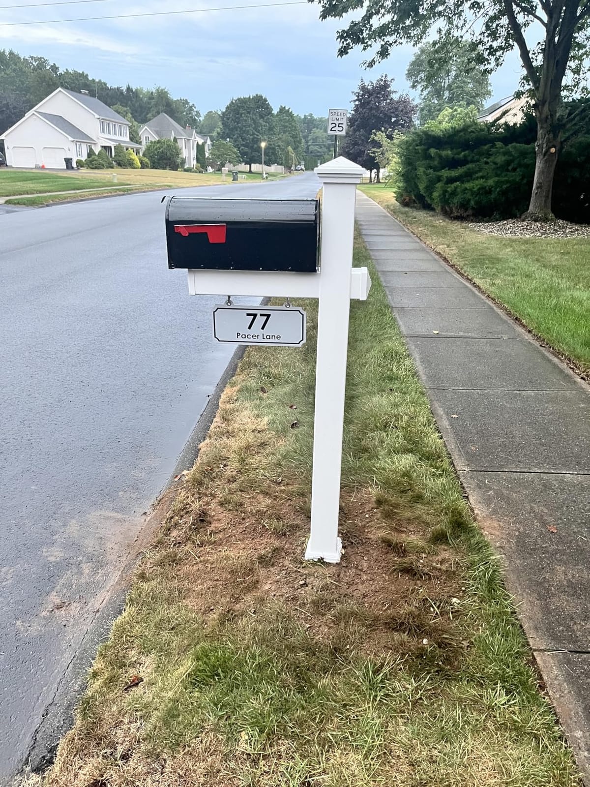 4Ever Products White Vinyl Mailbox Post System with Black Steel Mailbox customer photo 2