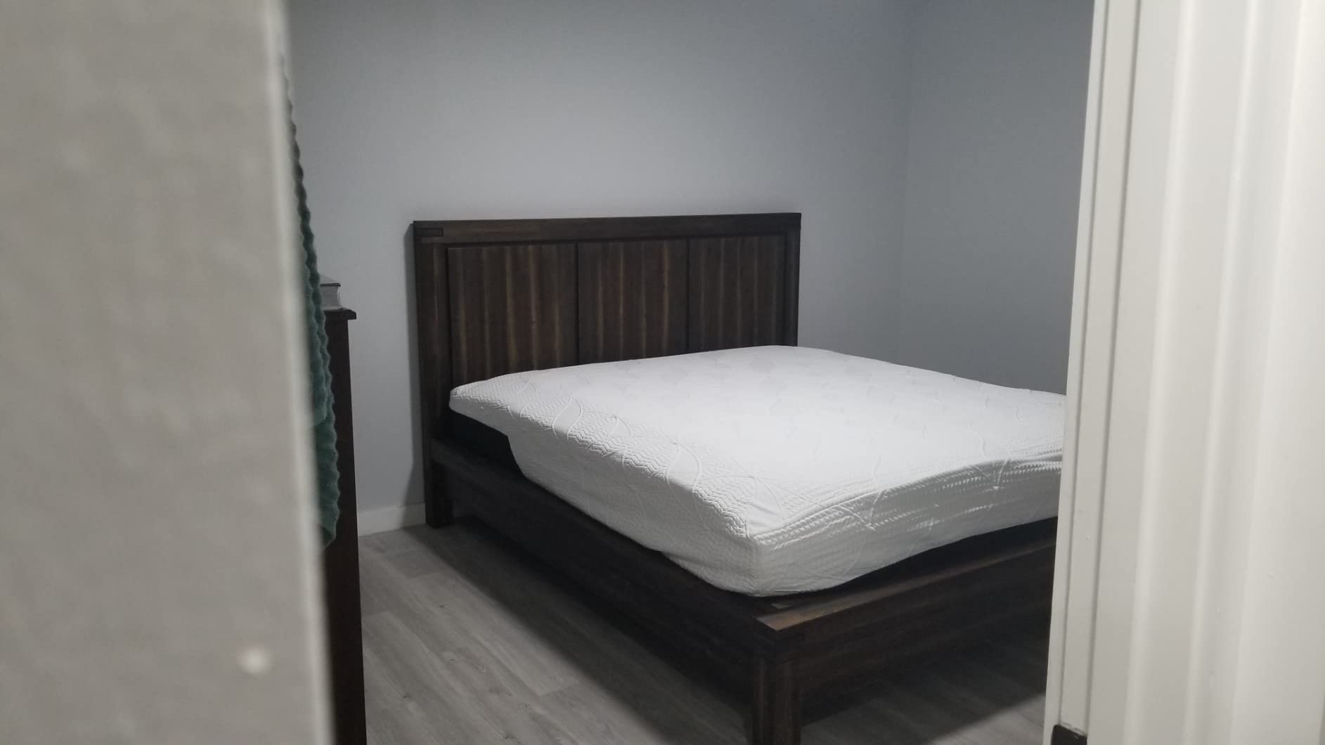 COOL GEL Chill Memory Foam 14-Inch Mattress with 2 Pillows, CertiPUR-US Certified, Mattress in a Box, King customer photo 2
