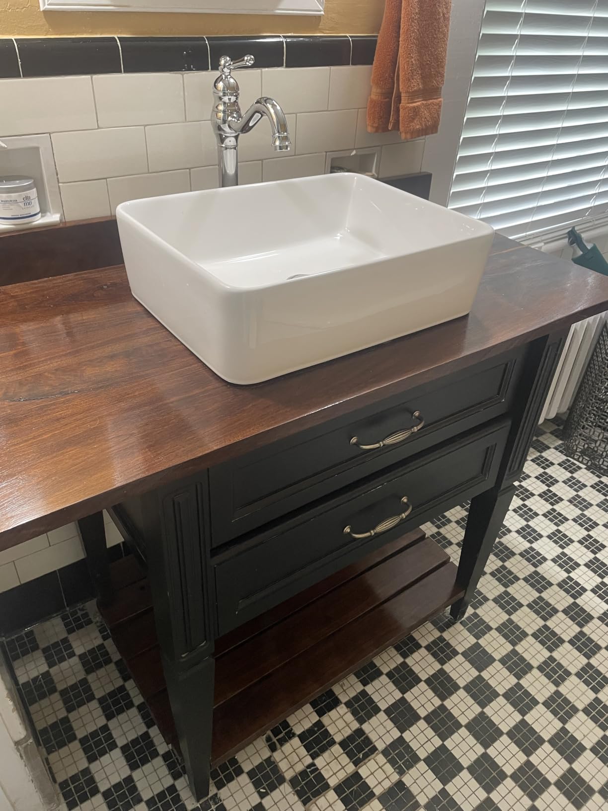 White Bathroom Sink 24