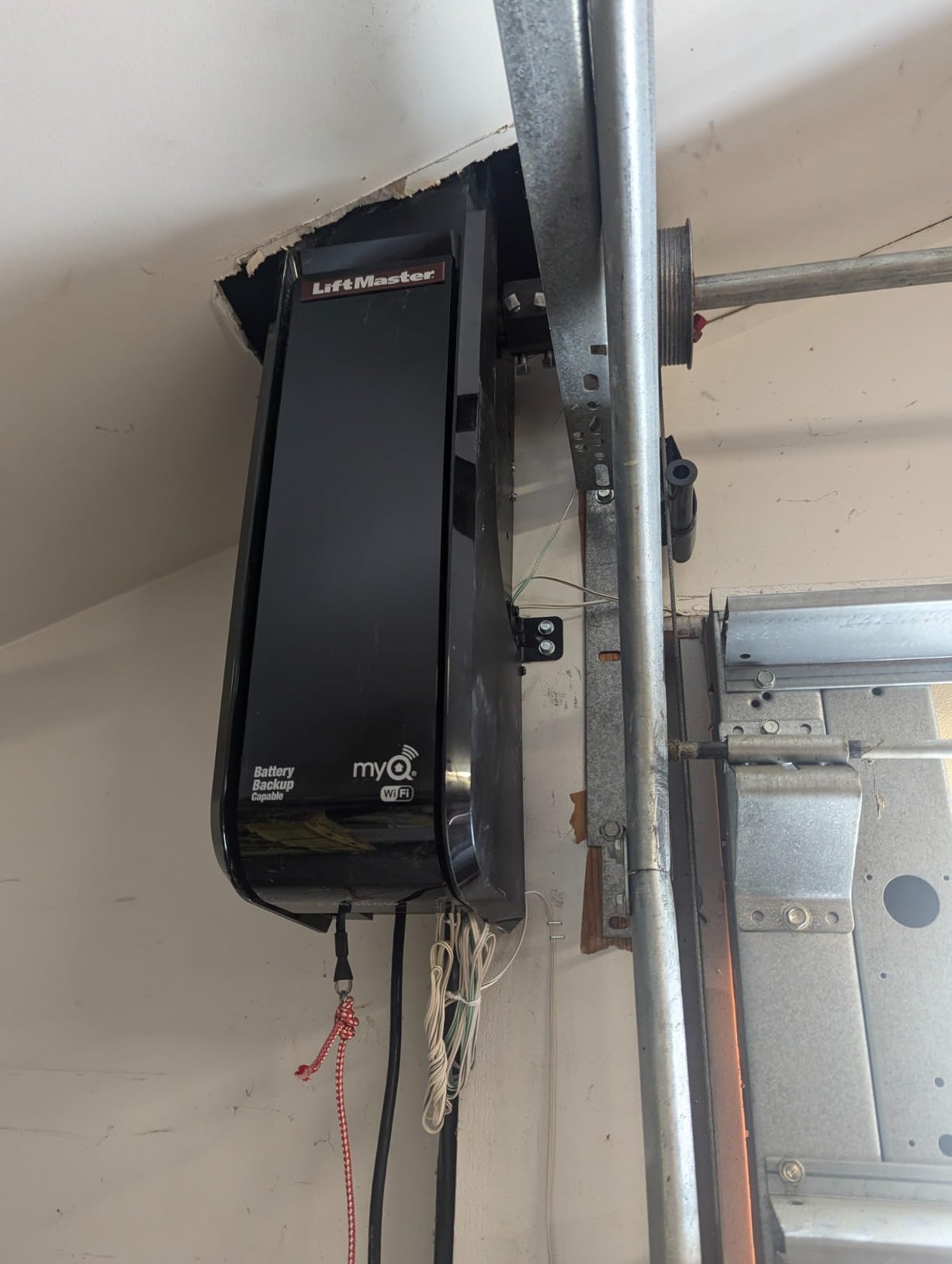 LIFTMASTER 8900W Light-Duty Commercial JACKSHAFT Operator W/Built-in WI-FI for SECTIONAL Doors LJ8900W customer photo 1