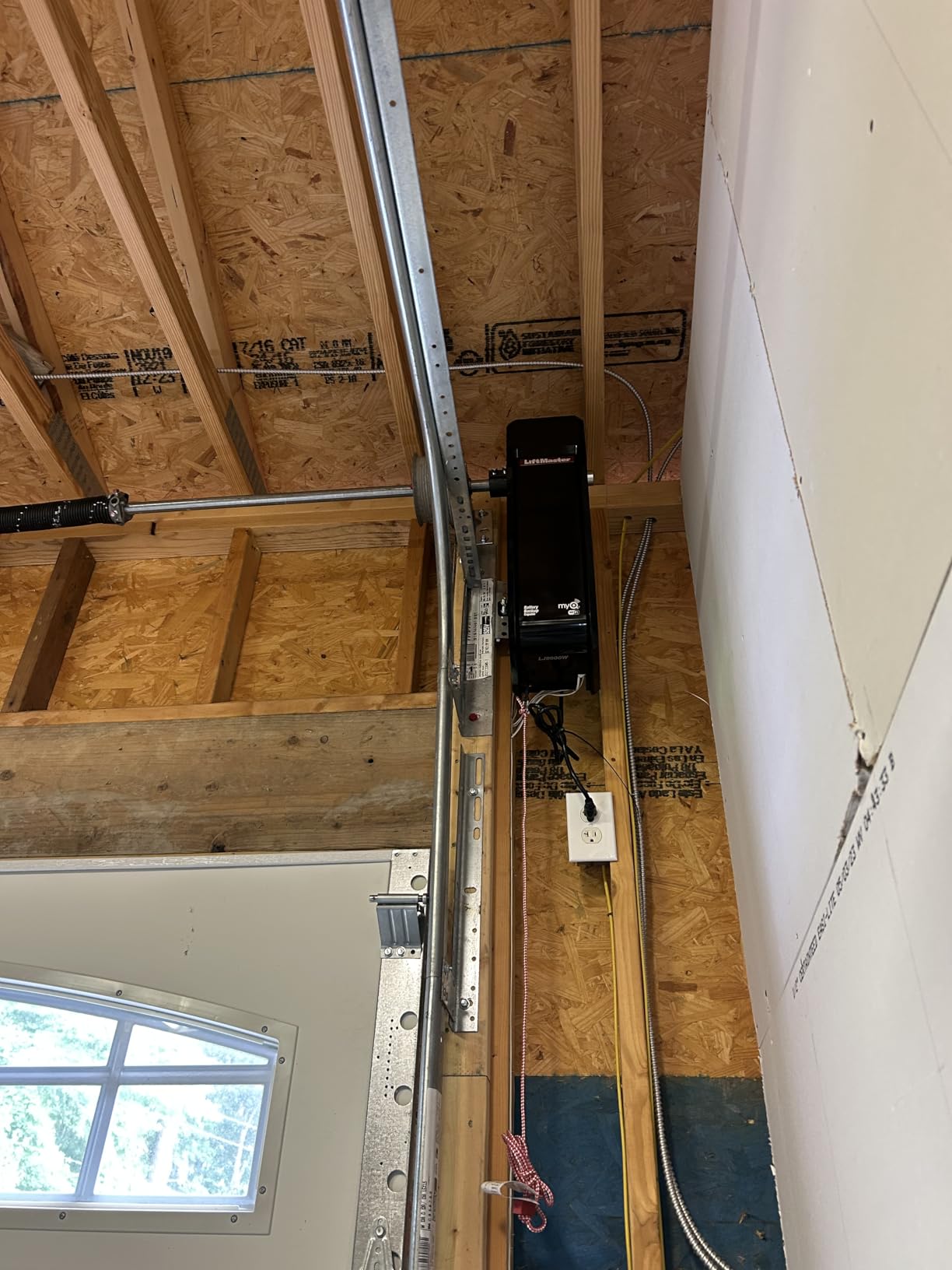 LIFTMASTER 8900W Light-Duty Commercial JACKSHAFT Operator W/Built-in WI-FI for SECTIONAL Doors LJ8900W customer photo 2
