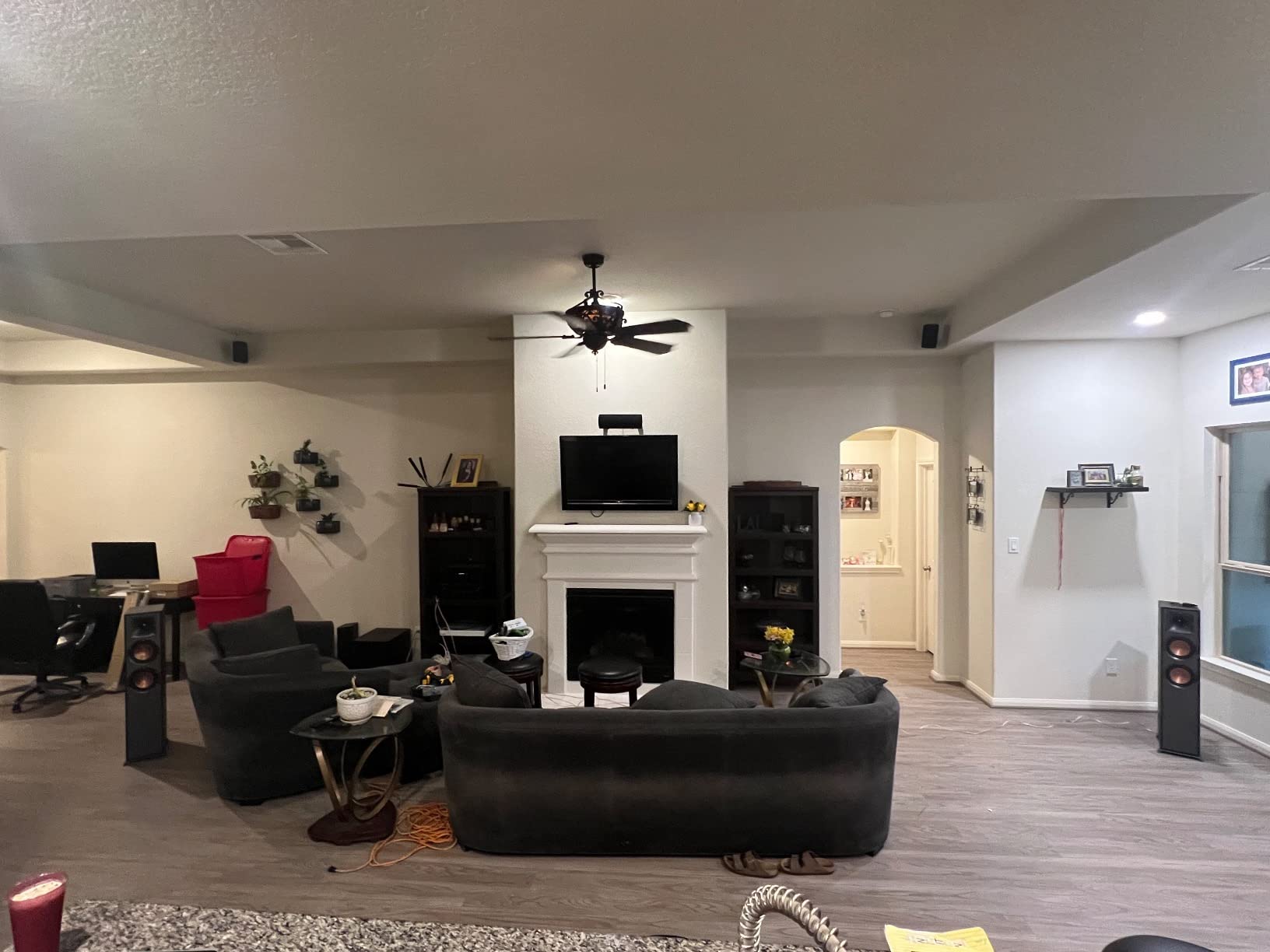 Klipsch R-620F Floorstanding Speaker with Tractrix Horn Technology | Live Concert-Going Experience in Your Living Room, Ebony customer photo 2