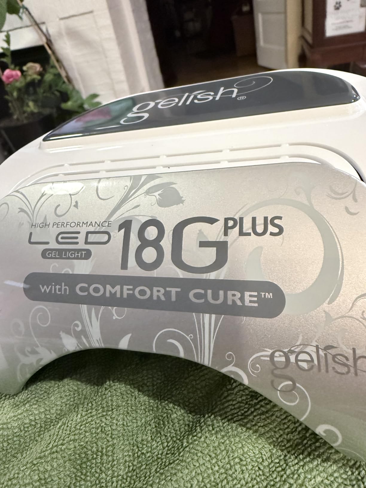 Gelish 18G Plus LED Light - 36W Professional LED Curing Lamp with Comfort Cure Technology, 60-Second Setting, Removable Magnetic Tray, SafeLight, Pedicure Friendly, Acetone Resistant customer photo 2