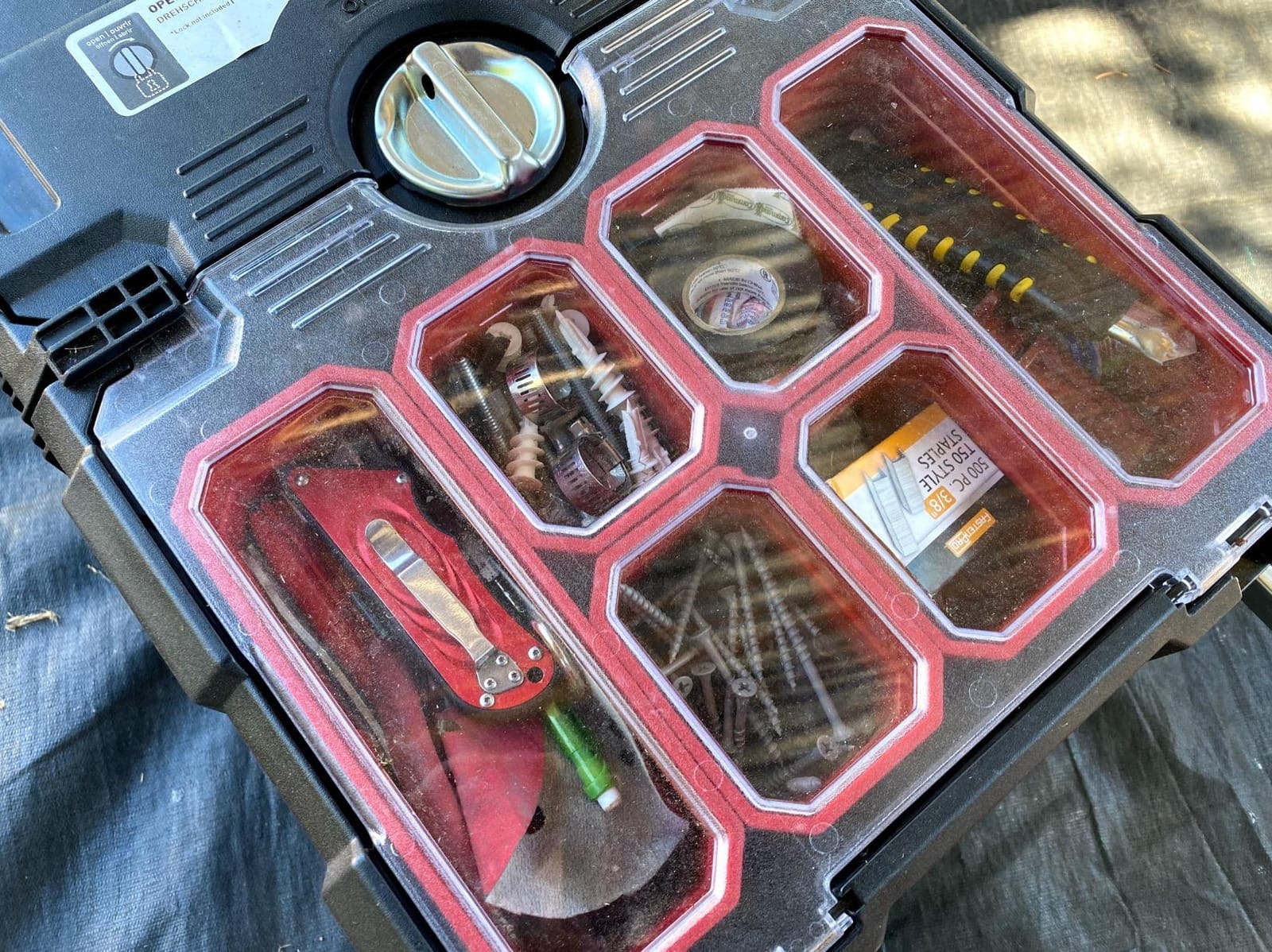 Keter Masterloader Resin Rolling Tool Box with Locking System and Removable Bins customer photo 2