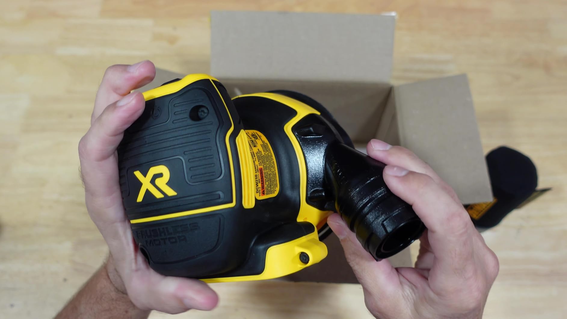 DEWALT 20V MAX Orbital Sander, Tool Only (DCW210B) | Brushless motor, dust collection customer photo 1