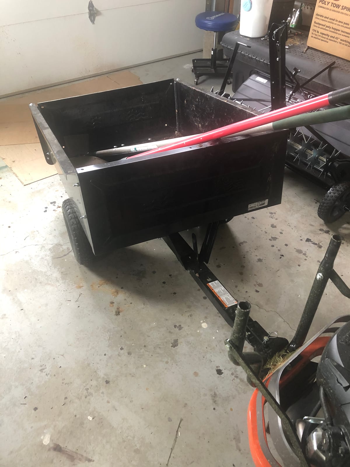 Agri-Fab 45-0533 650 lbs Tow Behind Poly Dump Cart, 10 CU. FT. customer photo 1