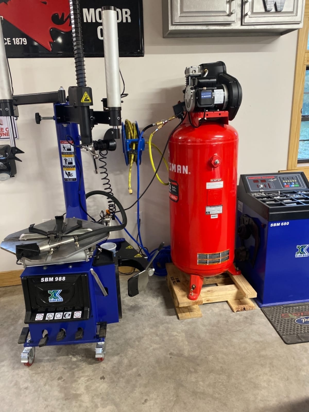 XK Tire Changers Machine and Wheel Balancer Combo, 110V, 988-690 | Max Tire Diameter 37 in 2.0HP Multi Balancing Modes for Automotive Repair Shops, Home Garages, 36 Month Part Replacements customer photo 1