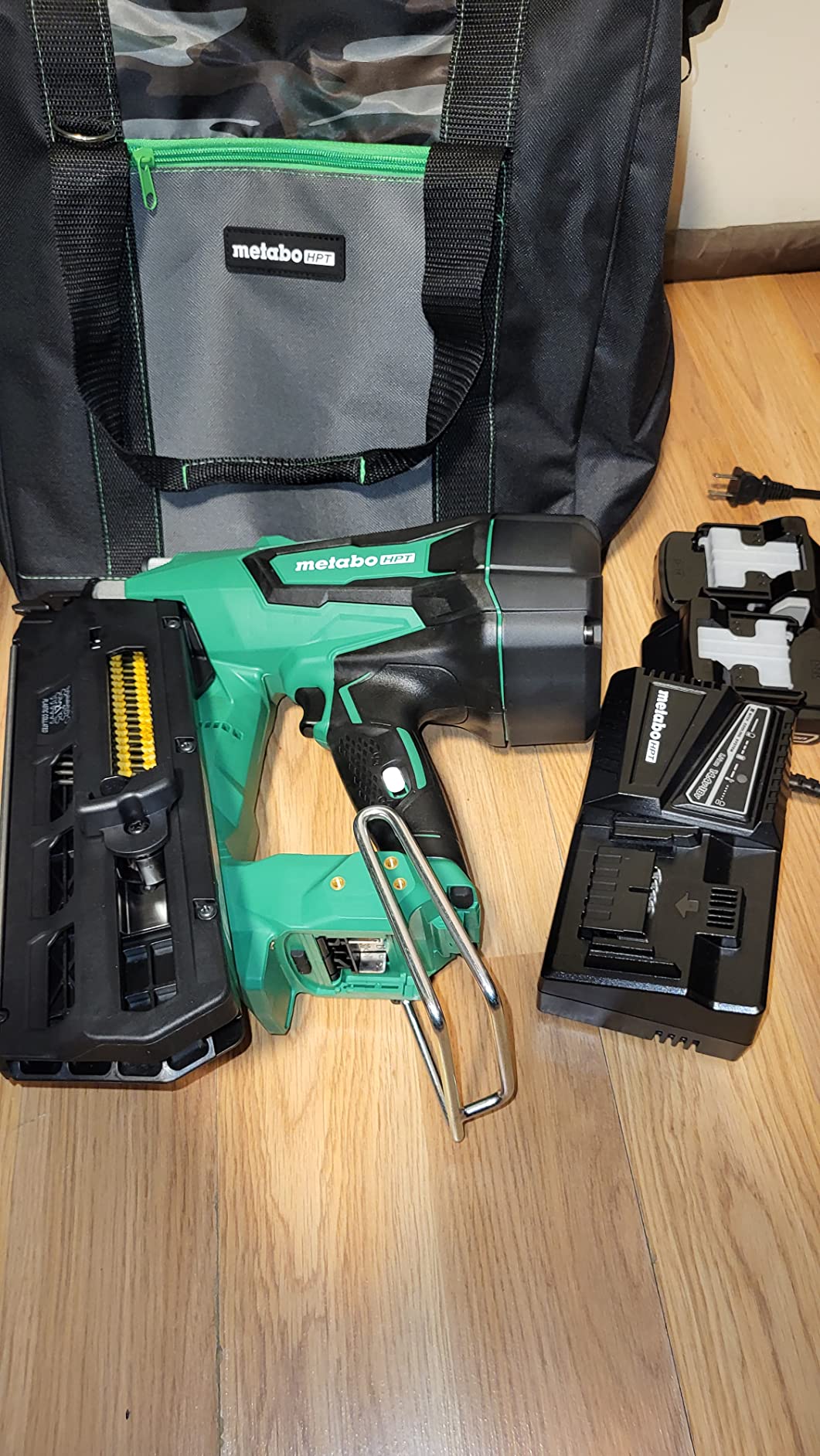 Metabo HPT 18V MultiVolt Cordless Framing Nailer Kit (NR1890DRS) customer photo 1