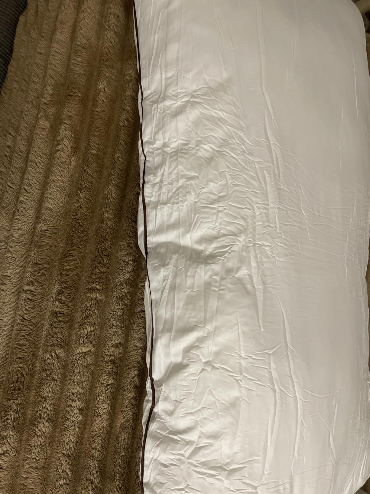 JOLLYVOGUE Pillows Standard Size Set of 2, Cooling and Firm Pillows with Oeko-Tex Certified Down Alternative Filling for Side, Back, and Stomach Sleepers, Hotel Collection customer photo 1