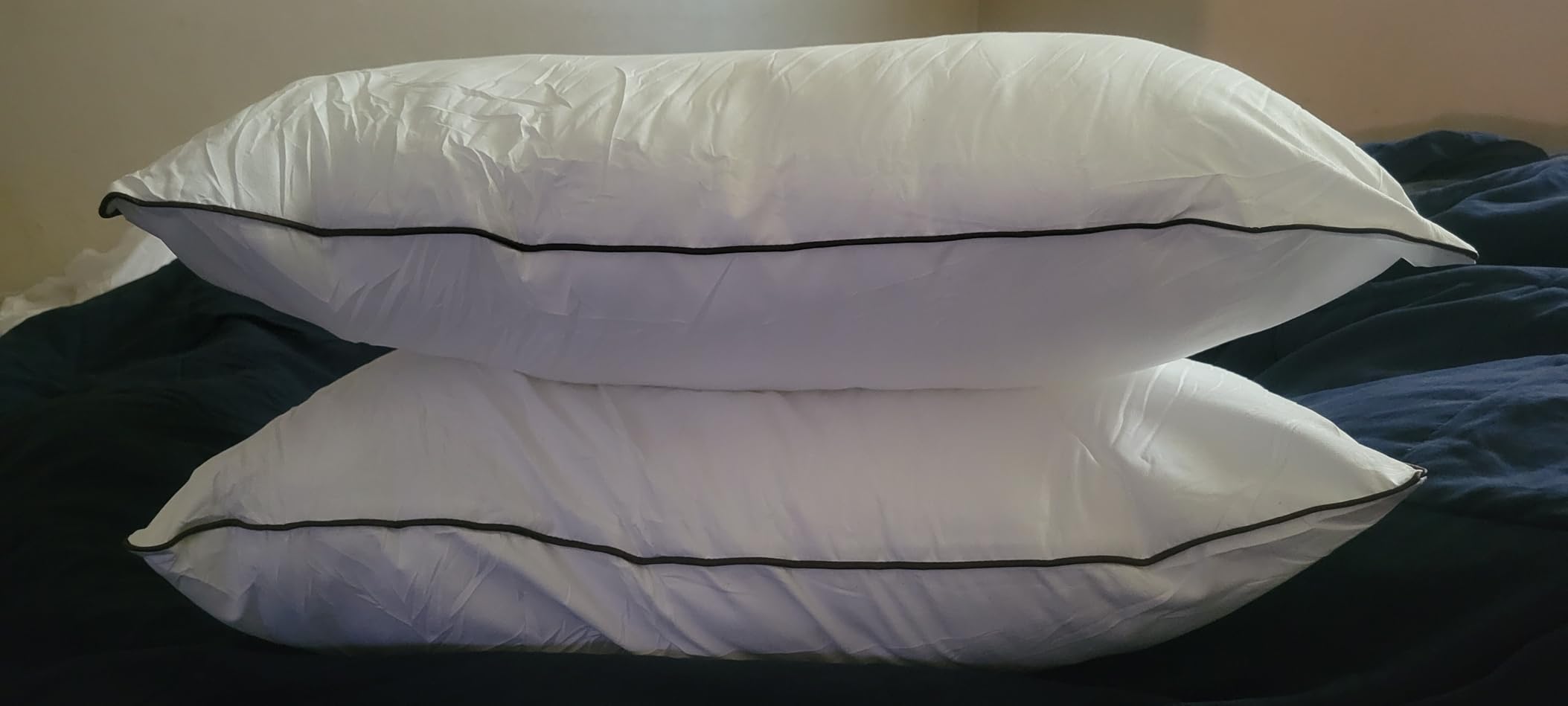 JOLLYVOGUE Pillows Standard Size Set of 2, Cooling and Firm Pillows with Oeko-Tex Certified Down Alternative Filling for Side, Back, and Stomach Sleepers, Hotel Collection customer photo 2