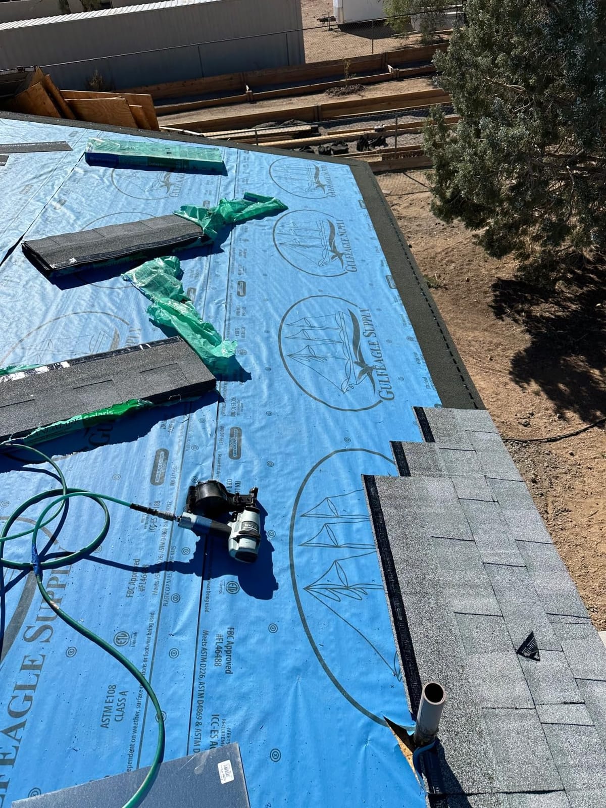 Metabo HPT Pneumatic Roofing Nailer, 16 Degree Asphalt Shingles, NV45AB2 | Drives Nails 7/8 to 1-3/4 in, Coil Nail Magazine, Pro-Grade Power Tool for Fast Shingle Fastening Tasks customer photo 2