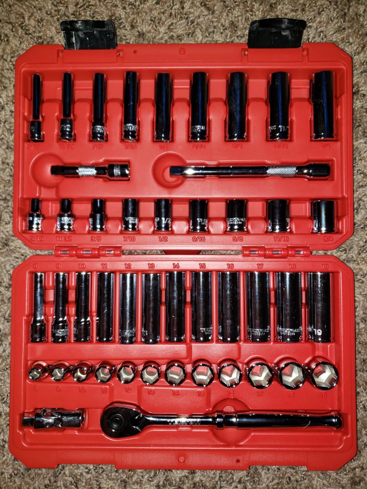 TEKTON 3/8 Inch Drive 6-Point Socket and Ratchet Set, 46-Piece (5/16-3/4 in., 8-19 mm) | SKT15301 customer photo 2