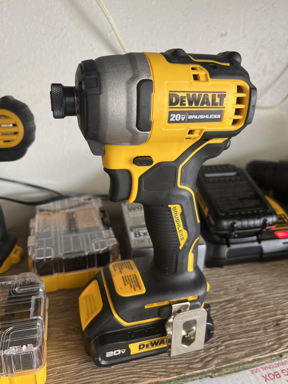 DEWALT ATOMIC 20V MAX* Impact Driver, Cordless, Compact, 1/4-Inch, Tool Only (DCF809B) customer photo 2