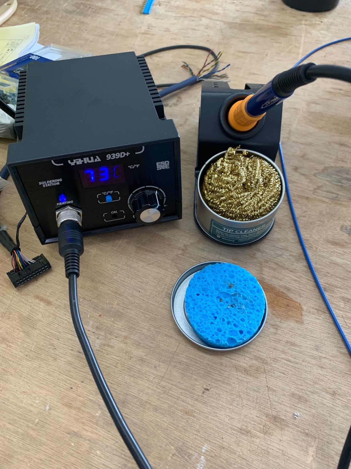 YIHUA 939D+ Digital Soldering Station, 75W Equivalent with Precision Heat Control (392°F to 896°F) and Built-in Transformer. ESD Safe, Lead Free with °C/°F display (Black) customer photo 2