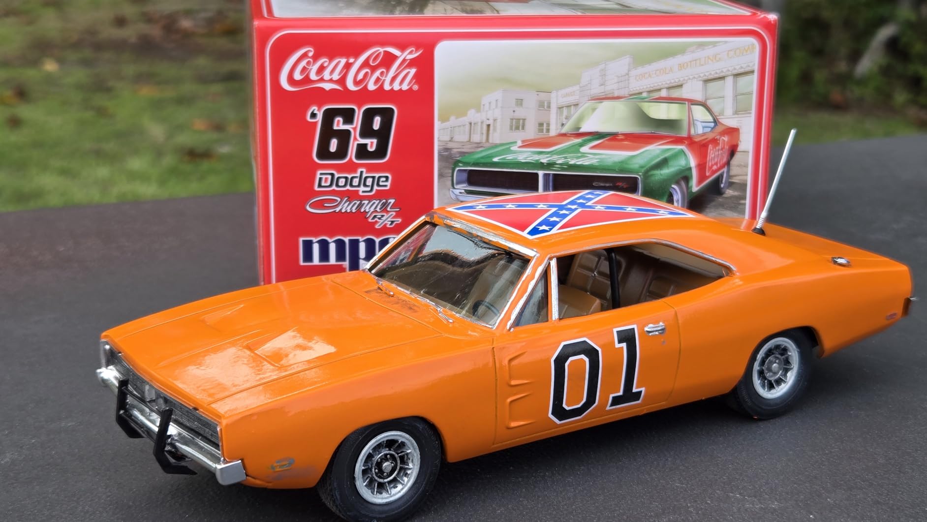MPC 1969 Dodge Charger RT (Coca Cola) Snap (2T) 1:25 Scale Model Kit customer photo 2