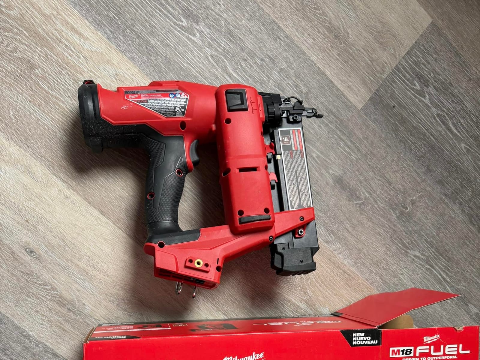 Milwaukee Electric - M18 Fuel 18 Gauge Brad Nailer customer photo 2