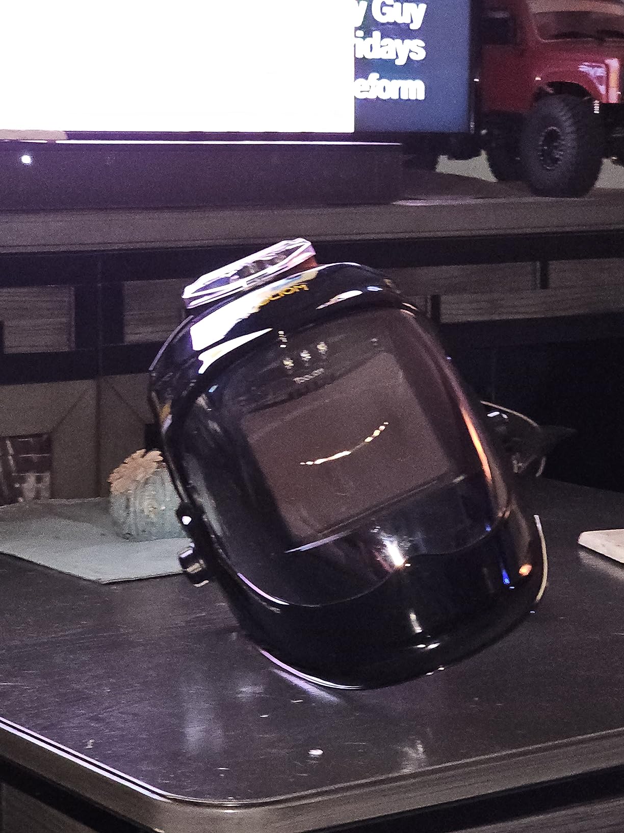 TOOLIOM True Color Auto Darkening Welding Helmet with Large View | True color 1/1/1/1 clarity, 3.94
