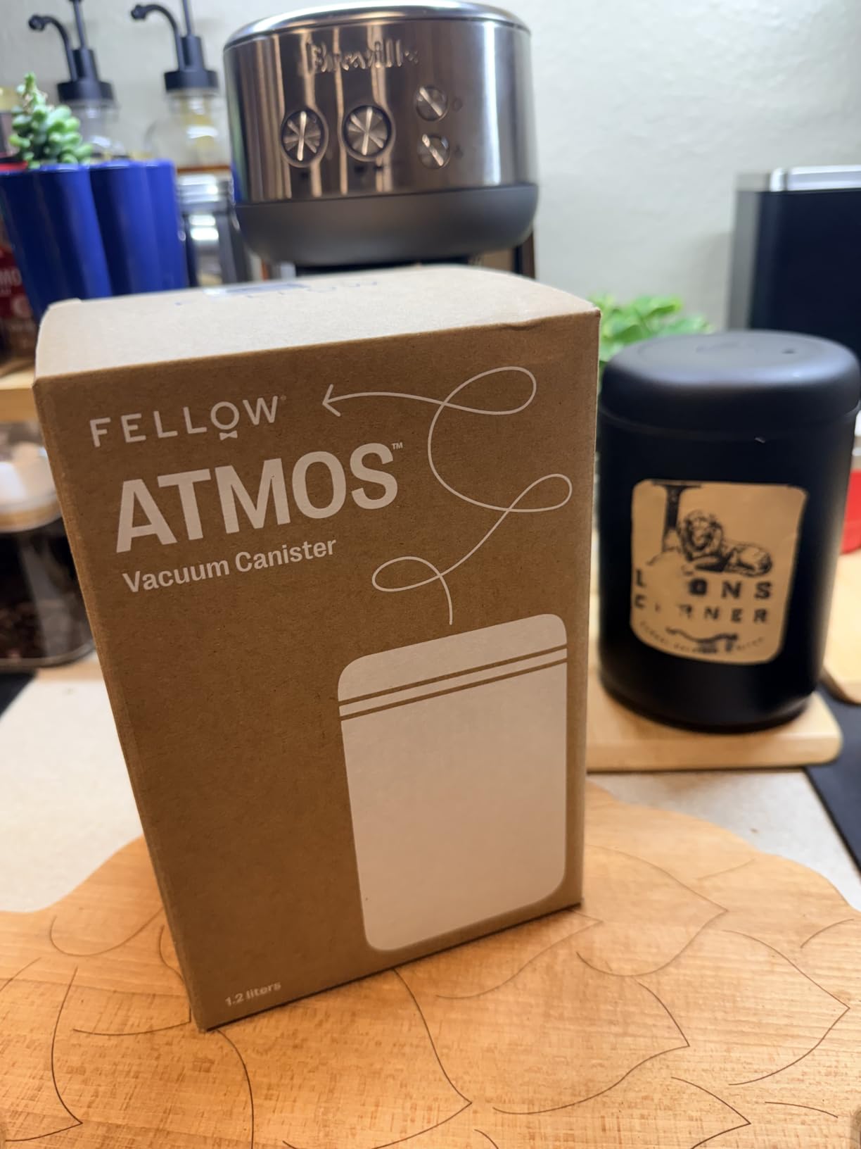 Fellow Atmos Vacuum Coffee Canister 1.2 Liter, Holds 16 oz Beans, White | Vacuum Seal Preserves Freshness, Airtight Lid; for Coffee Grounds, Beans, Espresso, Tea & Spices; Stainless Steel Body customer photo 1