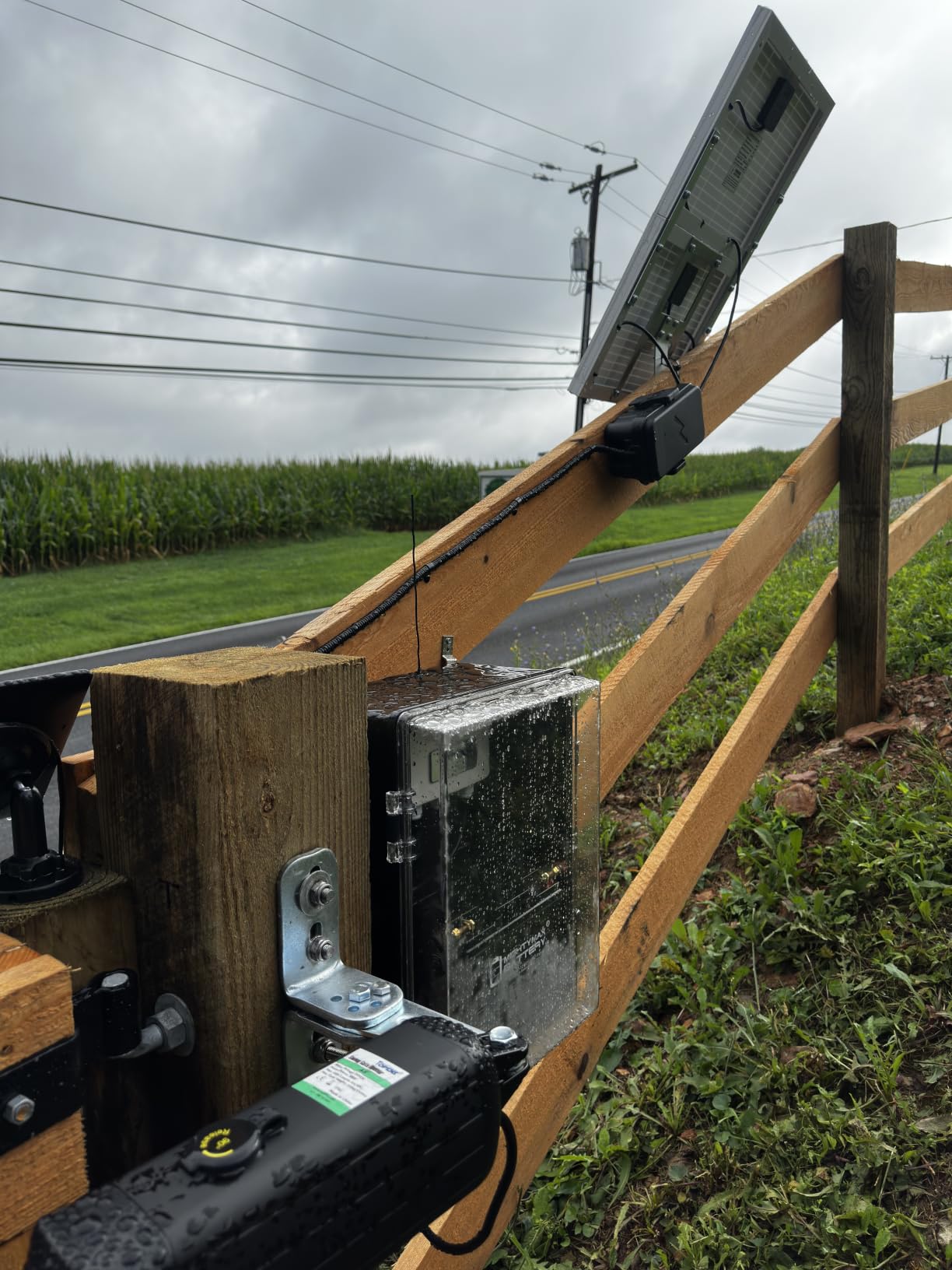 TOPENS A5S Solar Single Swing Gate Opener Medium Duty | Single Swing Gates Up to 16ft OR 550lbs, Easy DIY, Solar Panel and Remote Control Included customer photo 1