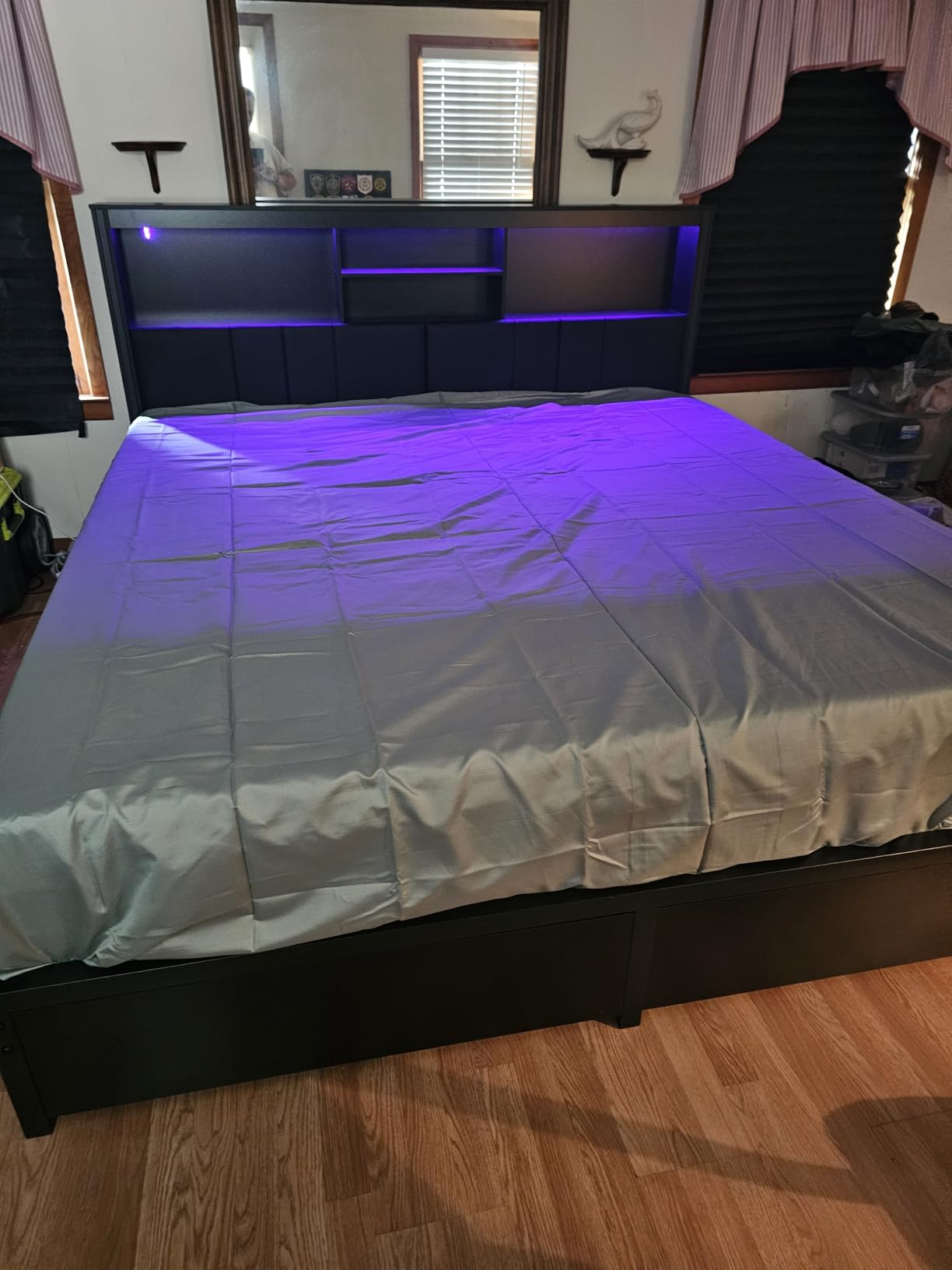 Amazon Basics Gel Memory Foam Mattress, Soft Plush Feel, Breathable Premium Knitted Fabrics, Removable Cover, Easy Set Up, 6 Inch, Full, White/Grey customer photo 2