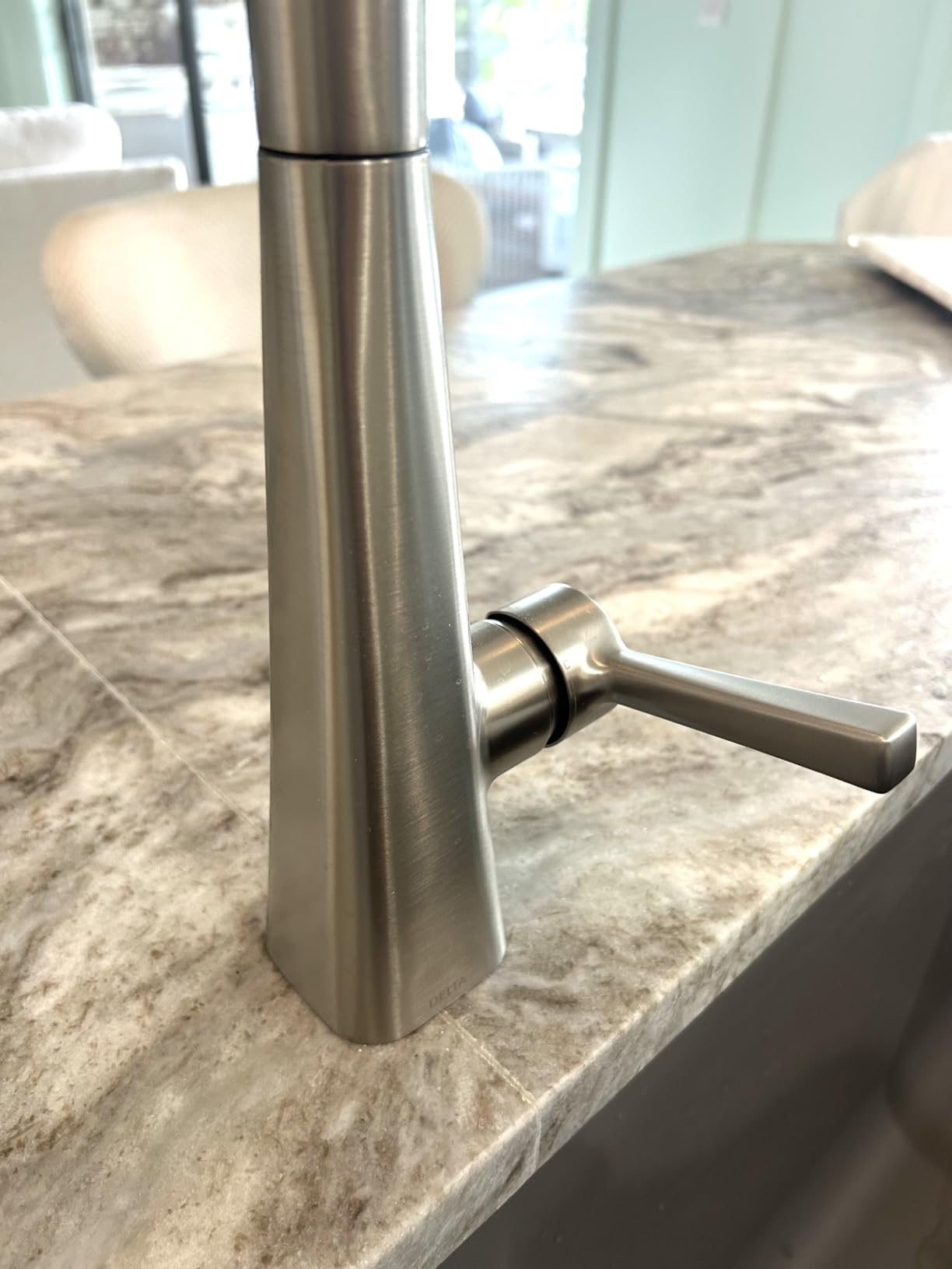 Delta Lenta Matte Black Kitchen Faucet with Pull Down Sprayer, Modern Single Hole Kitchen Sink Faucet, Single Handle, Matte Black 19802Z-BL-DST customer photo 1