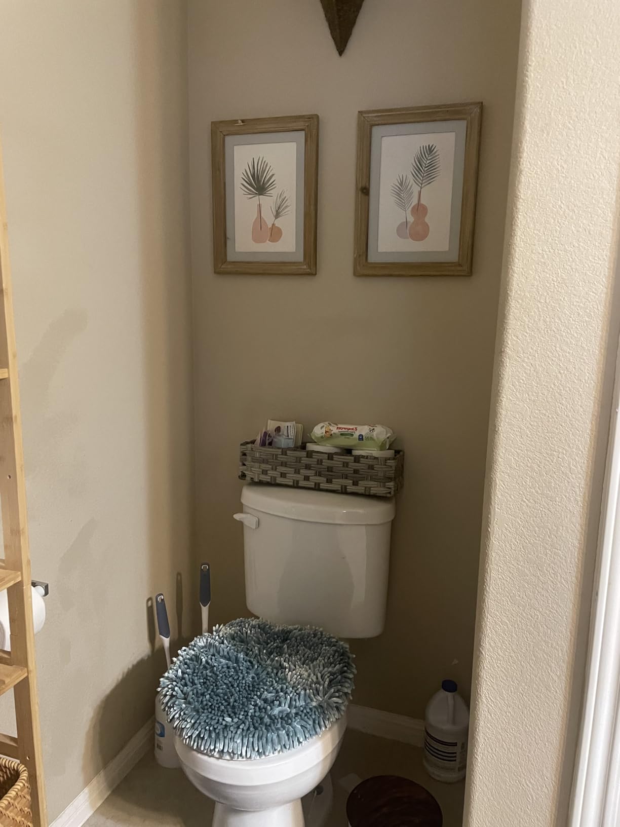 TOWN & COUNTRY BASICS Spa Step Noodle Solid Bathroom Toilet Lid Cover, Plush, Soft, and Absorbent, Machine Washable, Light Grey, 18.5