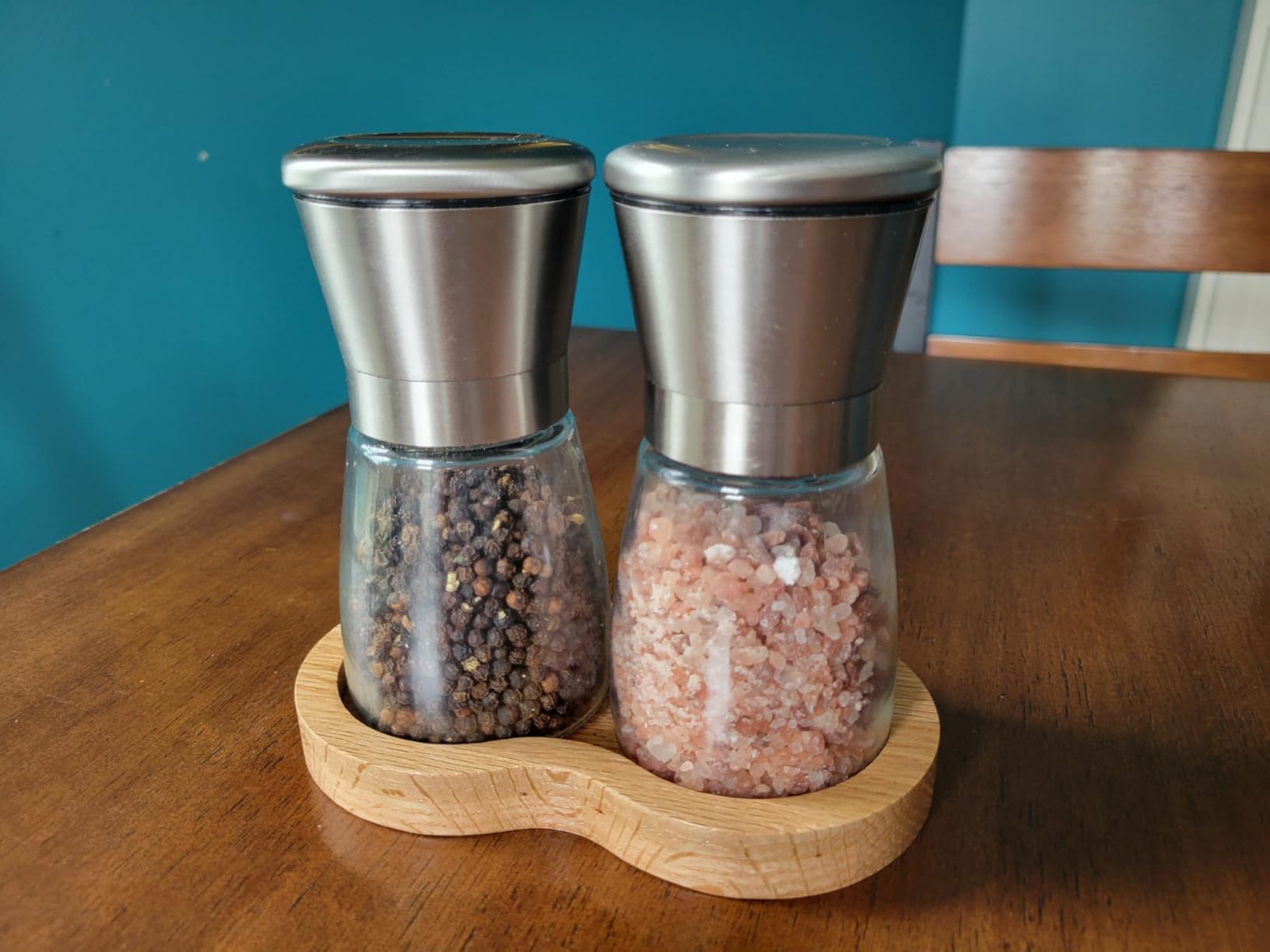 LessMo Salt and Pepper Grinder Set with Wooden Standing Tray, Refillable Pepper Mill Set - Brushed Stainless Steel - Short Glass Shakers with Adjustable Coarseness for Peppercorn, Salt or Spice Mills customer photo 1