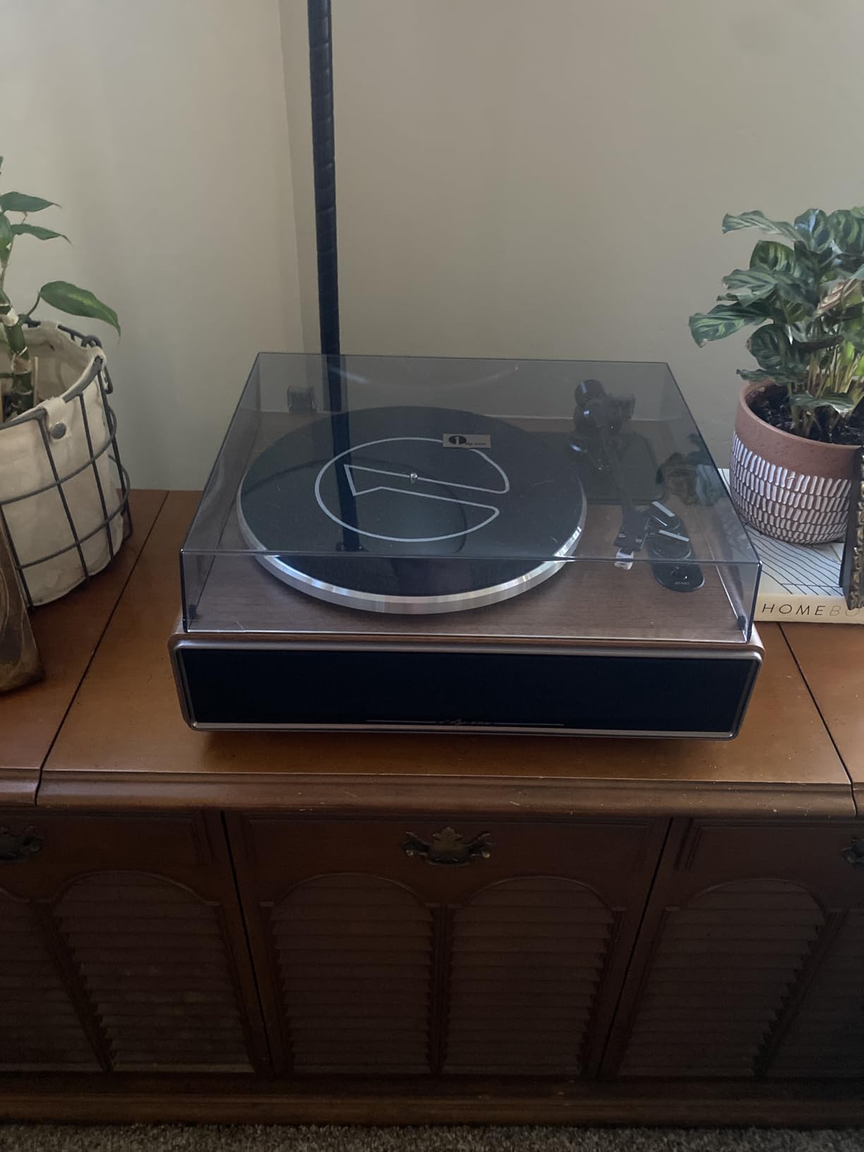 1 BY ONE High Fidelity Belt Drive Turntable with Built-in Speakers customer photo 1