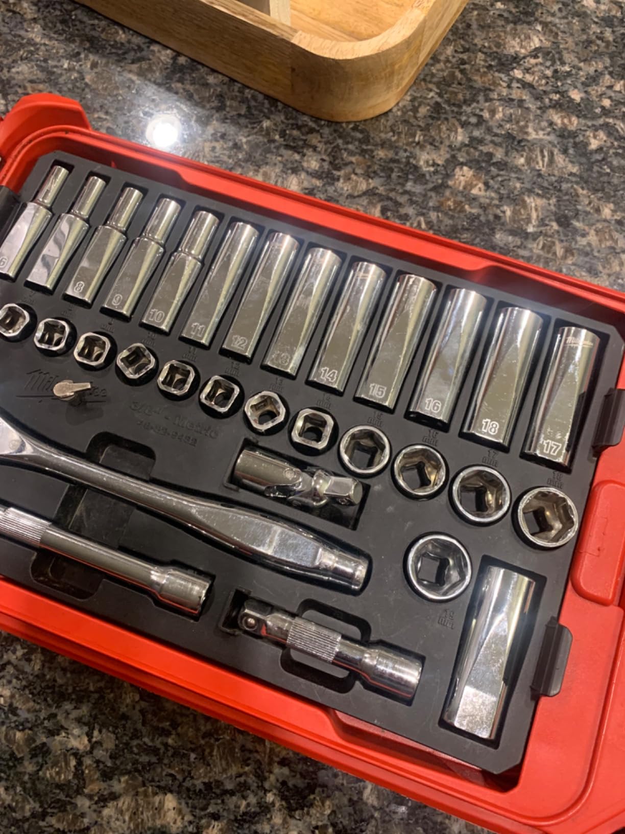Milwaukee 48-22-9482 32-Piece Metric 3/8 in. Mechanics Ratchet and Socket Set with PACKOUT Case customer photo 2
