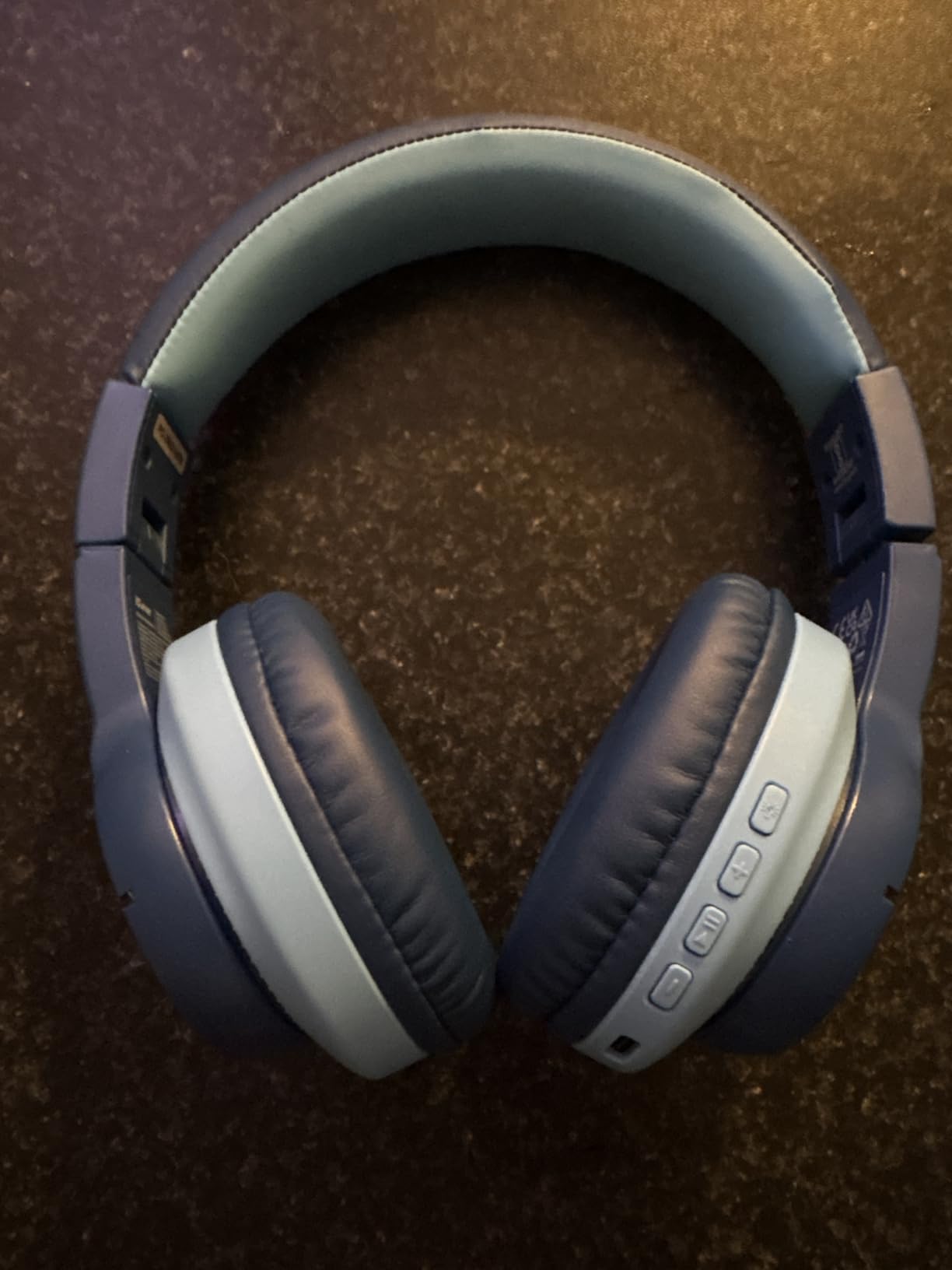 iClever BTH12 Kids Bluetooth Headphones 85H Playtime with LED Lights Travel customer photo 2