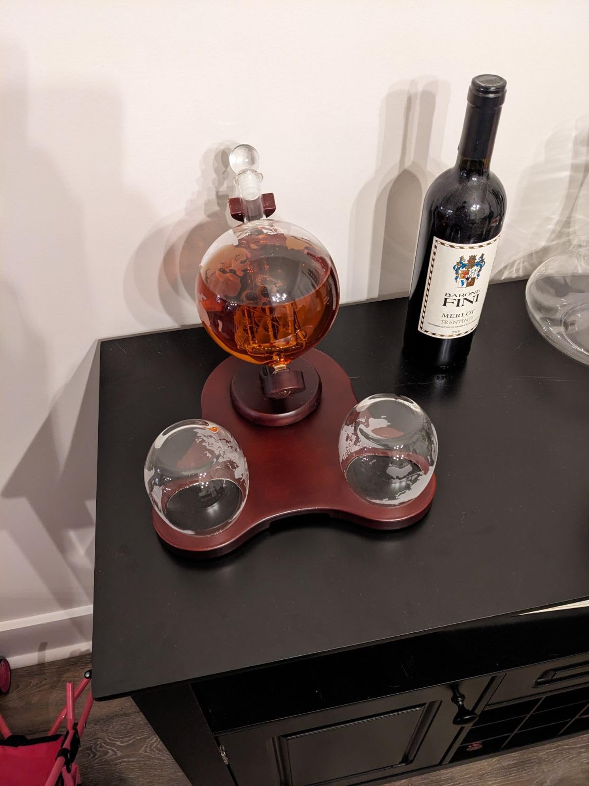 Whiskey Globe Decanter Set with 2 Glasses in Gift Box - Whiskey decanter for Liquor, Whiskey, Brandy, Gin, Rum, Tequila, Vodka, and Brandy - Home Bar Accessories for Men and Women customer photo 1