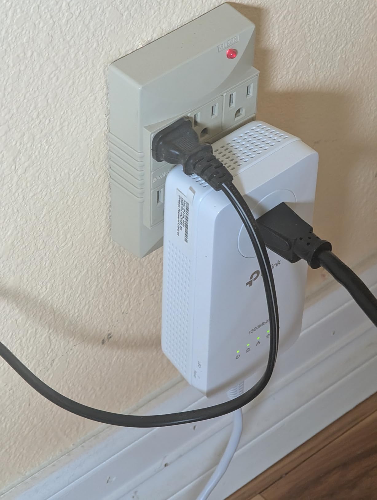TP-Link AV1300 Powerline Ethernet Adapter WiFi Extender KIT- Passthrough | AV1300 Powerline Adapter and AC1200 Dual Band Extender, 2x2 MIMO,3 Gigabit Ports, Plug & Play, TL-WPA8631P KIT customer photo 2