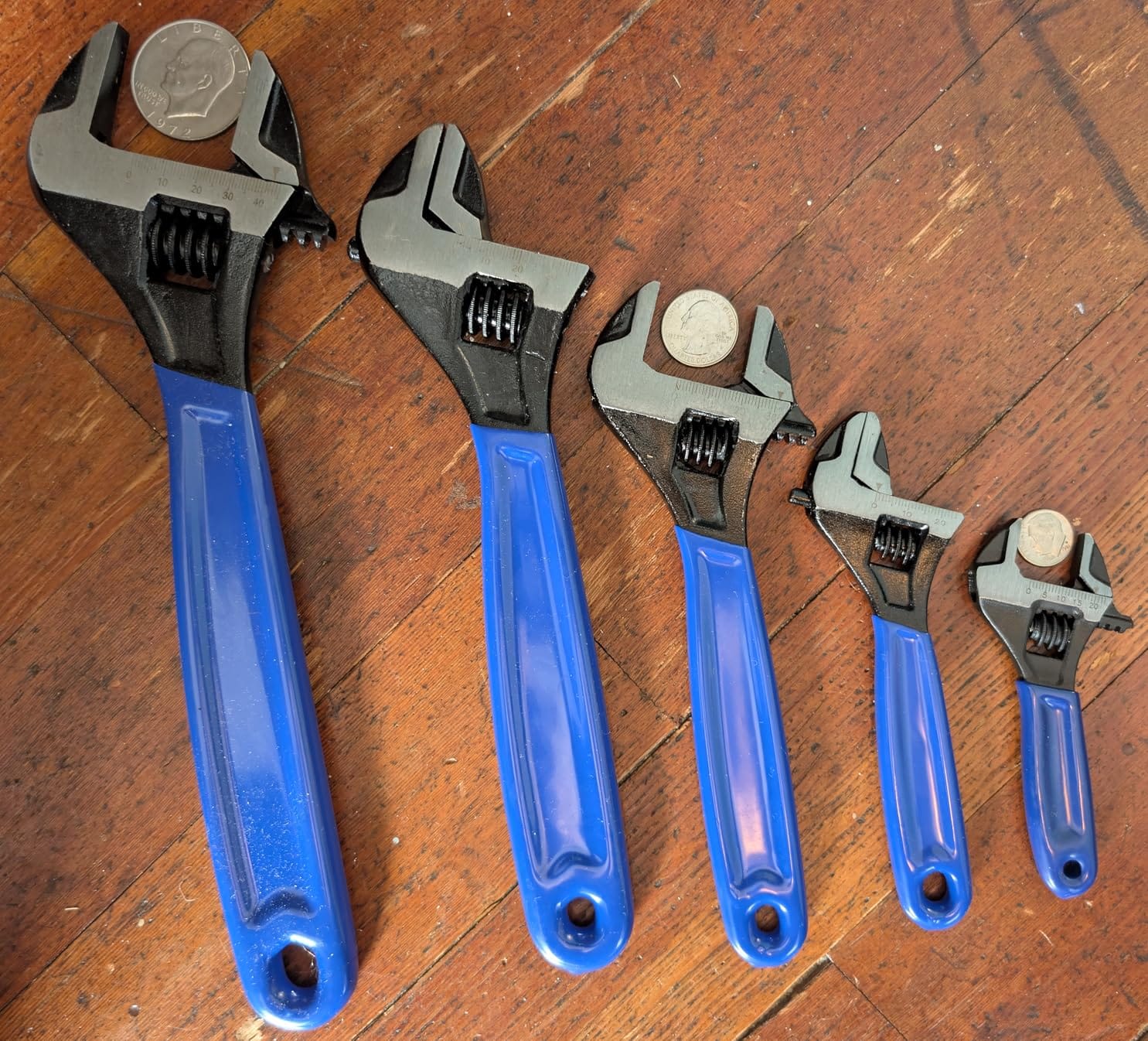 WORKPRO 2-Piece Adjustable Wrench Set, 6-Inch & 10-Inch Wide Jaw Wrenches | Black Oxide Wrench, Cr-V Steel, Metric & SAE Scales, Max Jaw Opening 15/16