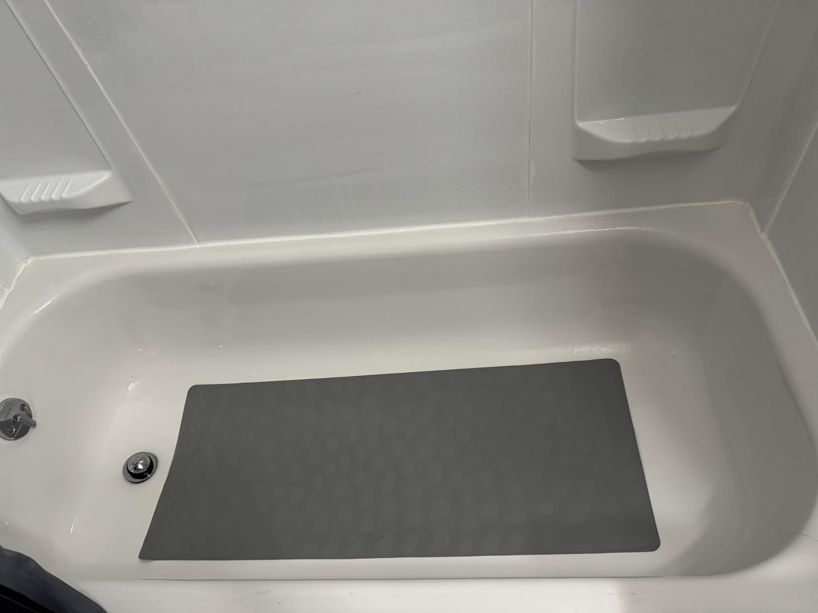 Non-Slip Bathtub Mat OTHWAY Soft Rubber Bathroom Bathmat with Strong Suction Cups (Grey) customer photo 1