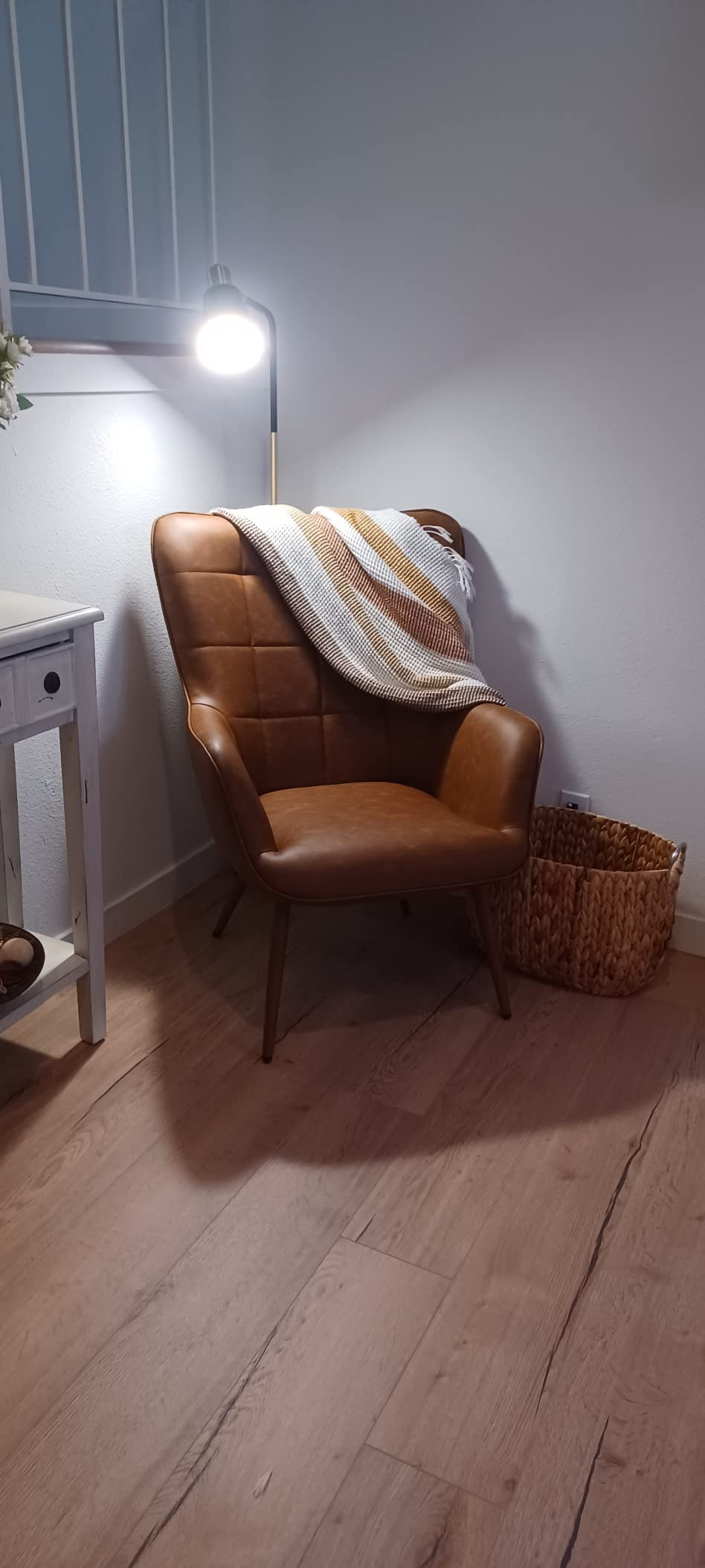 Yaheetech Faux Leather Accent Chair for Living Room Retro Brown | Tufted High Back Chair, Modern Armchair with Tapered Metal Legs, Sized for Living Room Bedroom Office Corner customer photo 2
