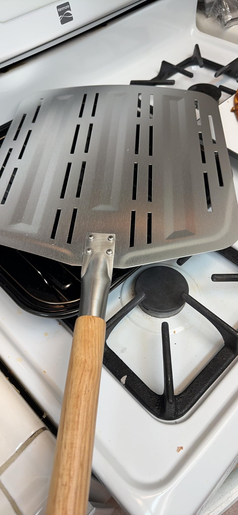 Hans Grill Pizza Peel PRO, Perforated Metal Non-Stick Paddle 12 Inch | Anodised Aluminium, Professional Restaurant Grade Made for XL Pizza 12 inch +, For Launching, Turning And Retrieving Pizzas customer photo 2
