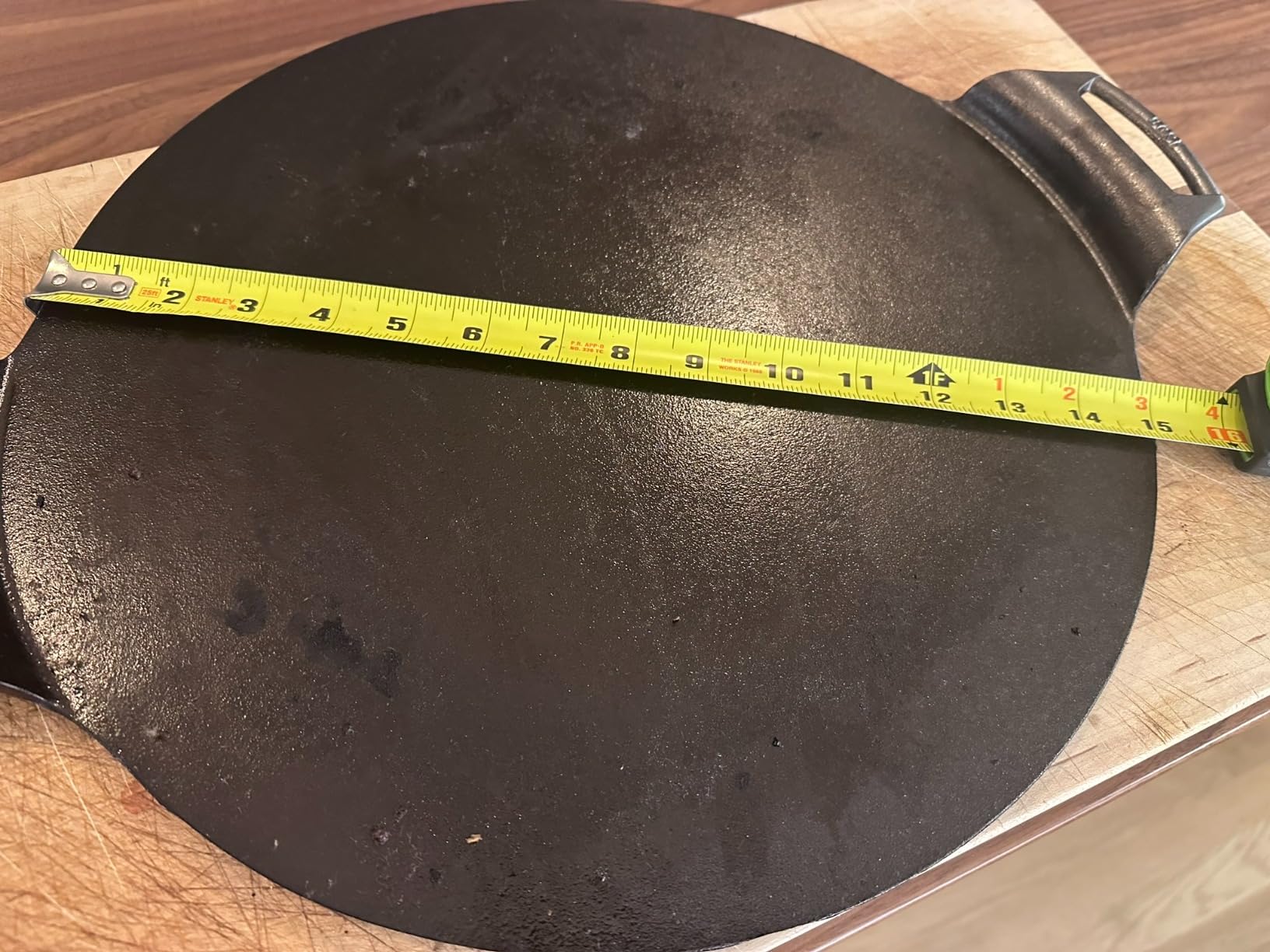 Lodge Pre-Seasoned Cast Iron Pizza Pan, PFAS-Free, 15 Inches | Round Pizza Pan with Dual Assist Handles & Even Heat Distribution, Non-Toxic & Oven Safe, Made in USA customer photo 2