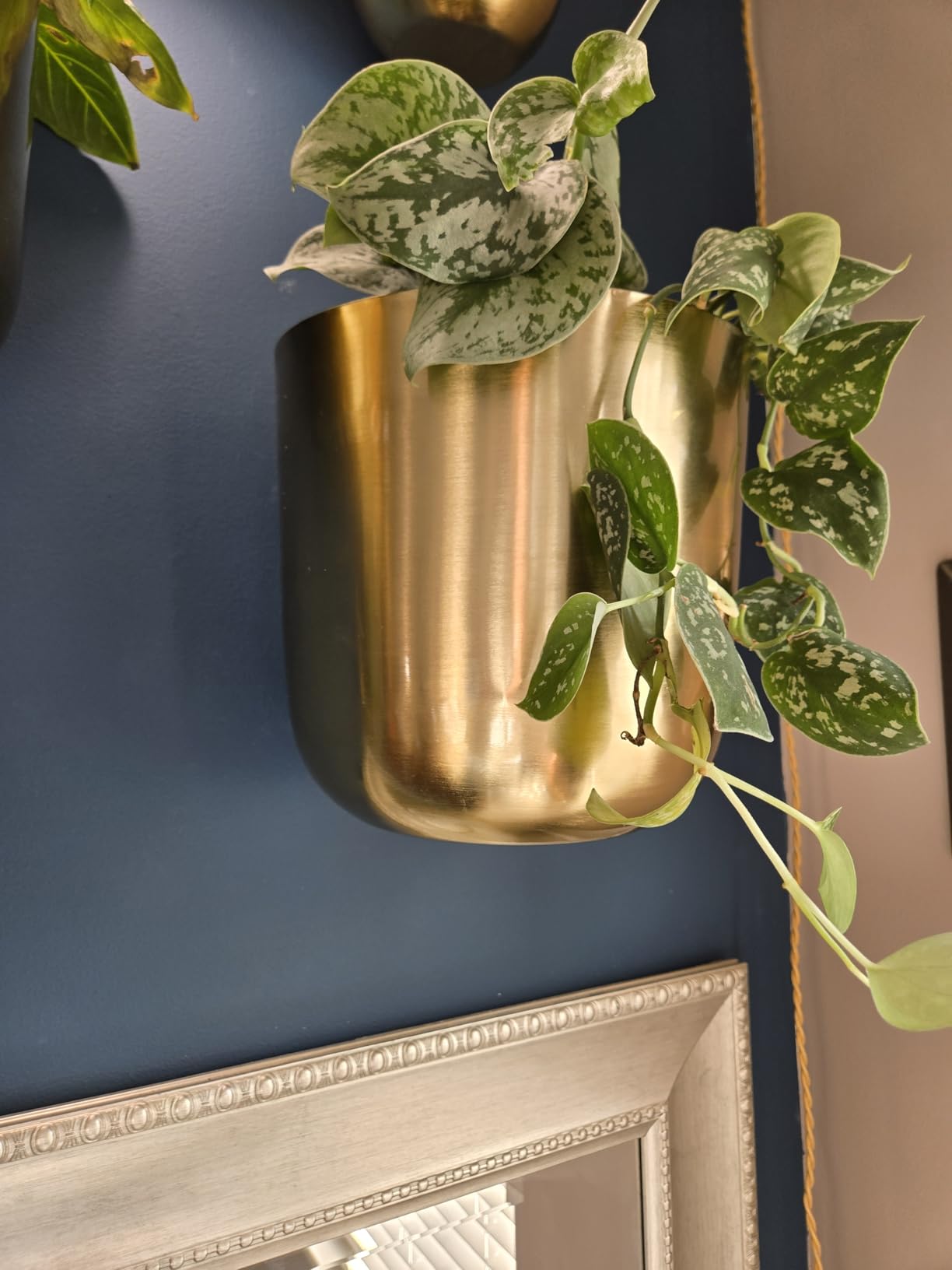 Deco 79 Metal Indoor Outdoor Wall Planter Indoor Outdoor Floating Hanging Planter, Set of 3 Plant Hanger 9