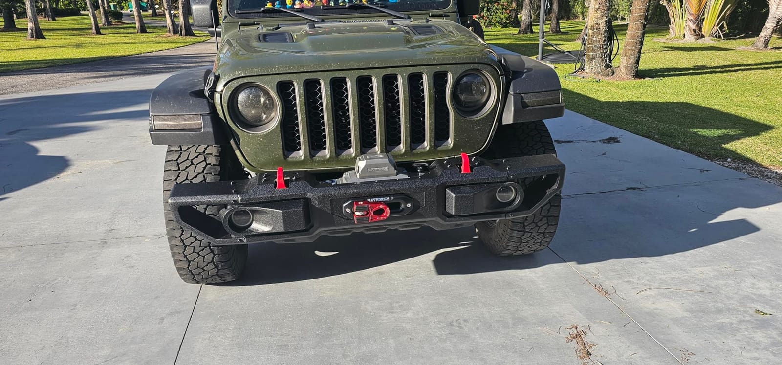 Superwinch 1712201 SX12SR 12V DC Winch 12,000lb (5,443kg) | Single Line Pull with Hawse Fairlead 3/8