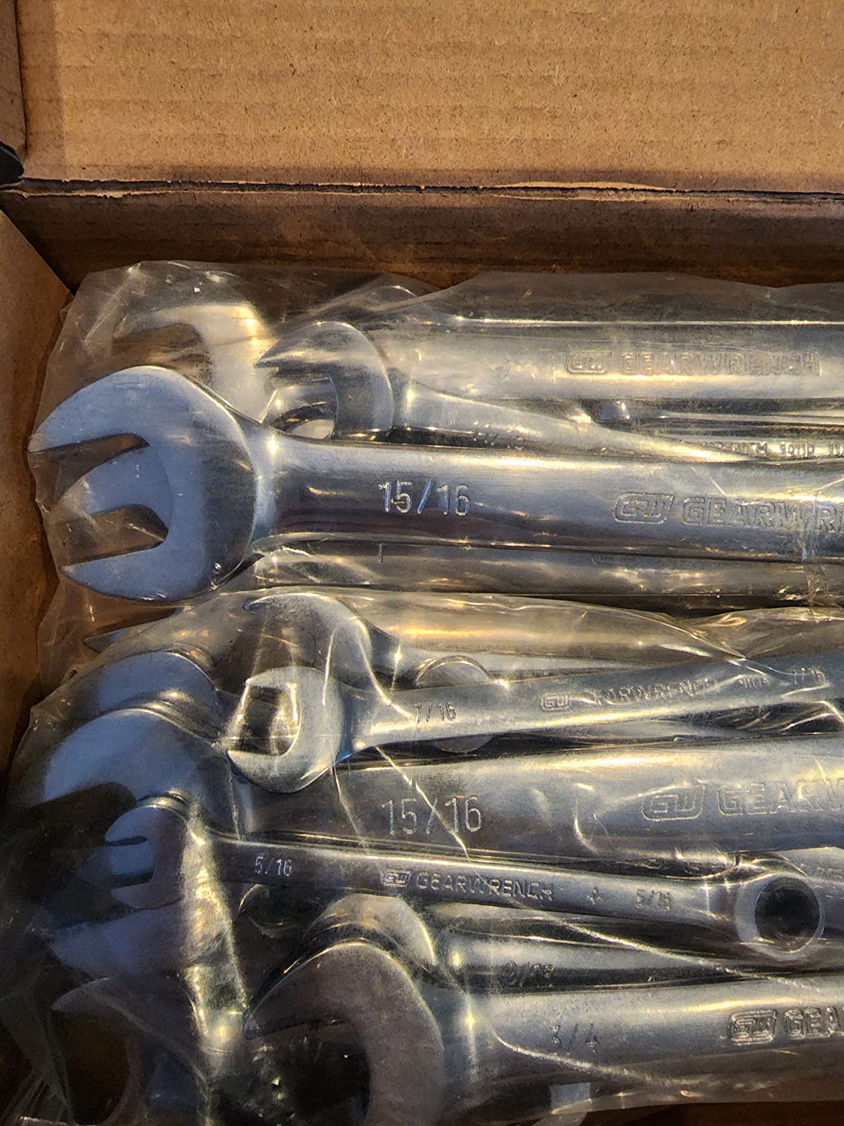 GEARWRENCH 30 Piece 12 Pt SAE/mm Ratcheting Combination Wrench Set | 86702 customer photo 1