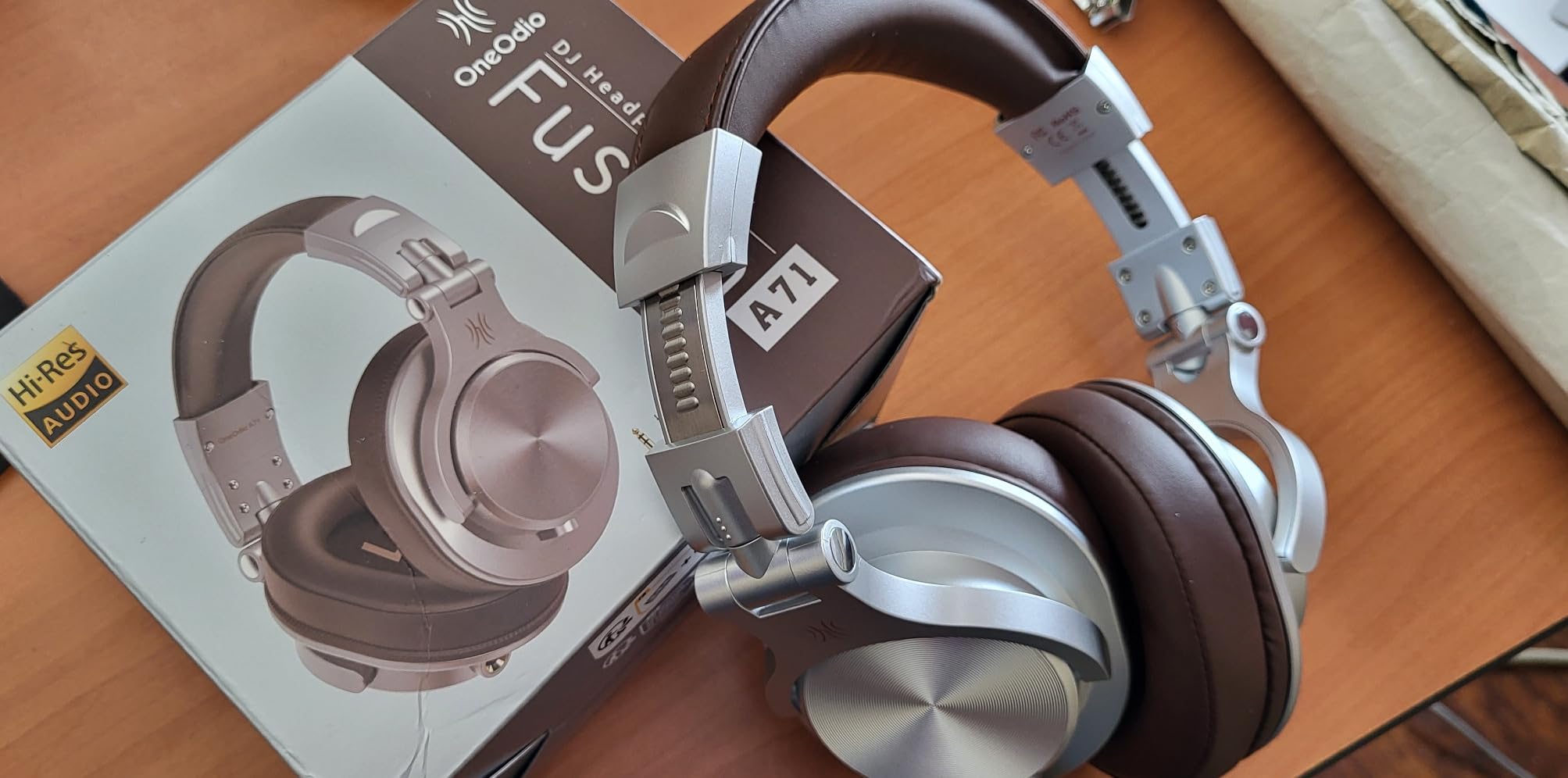 OneOdio A71 Hi-Res Wired Over-Ear Studio Headphones for DJ, Mixing - Black customer photo 2